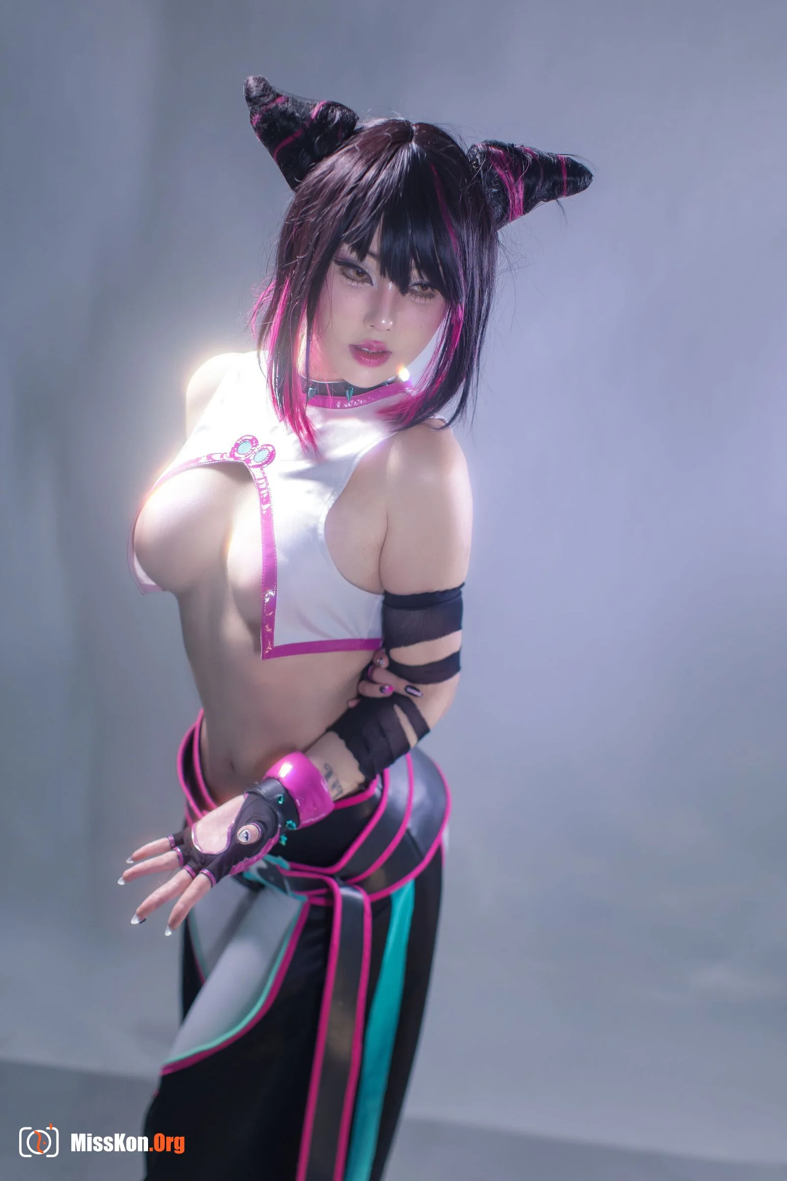 Julie Juri - Photo 18