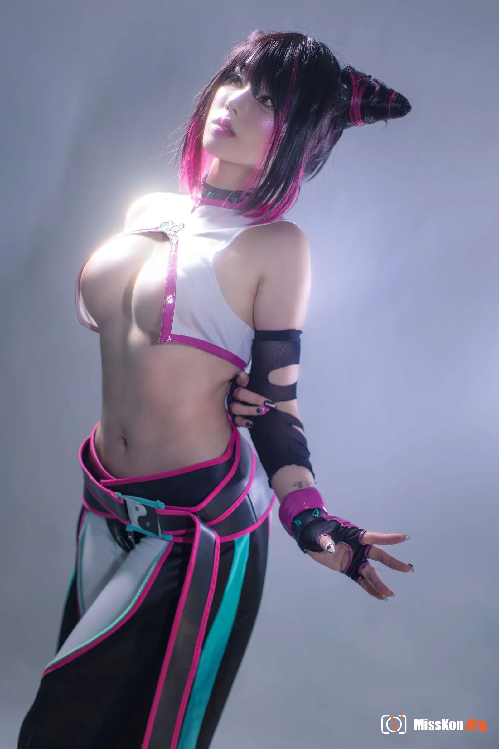 Julie Juri - Photo 19