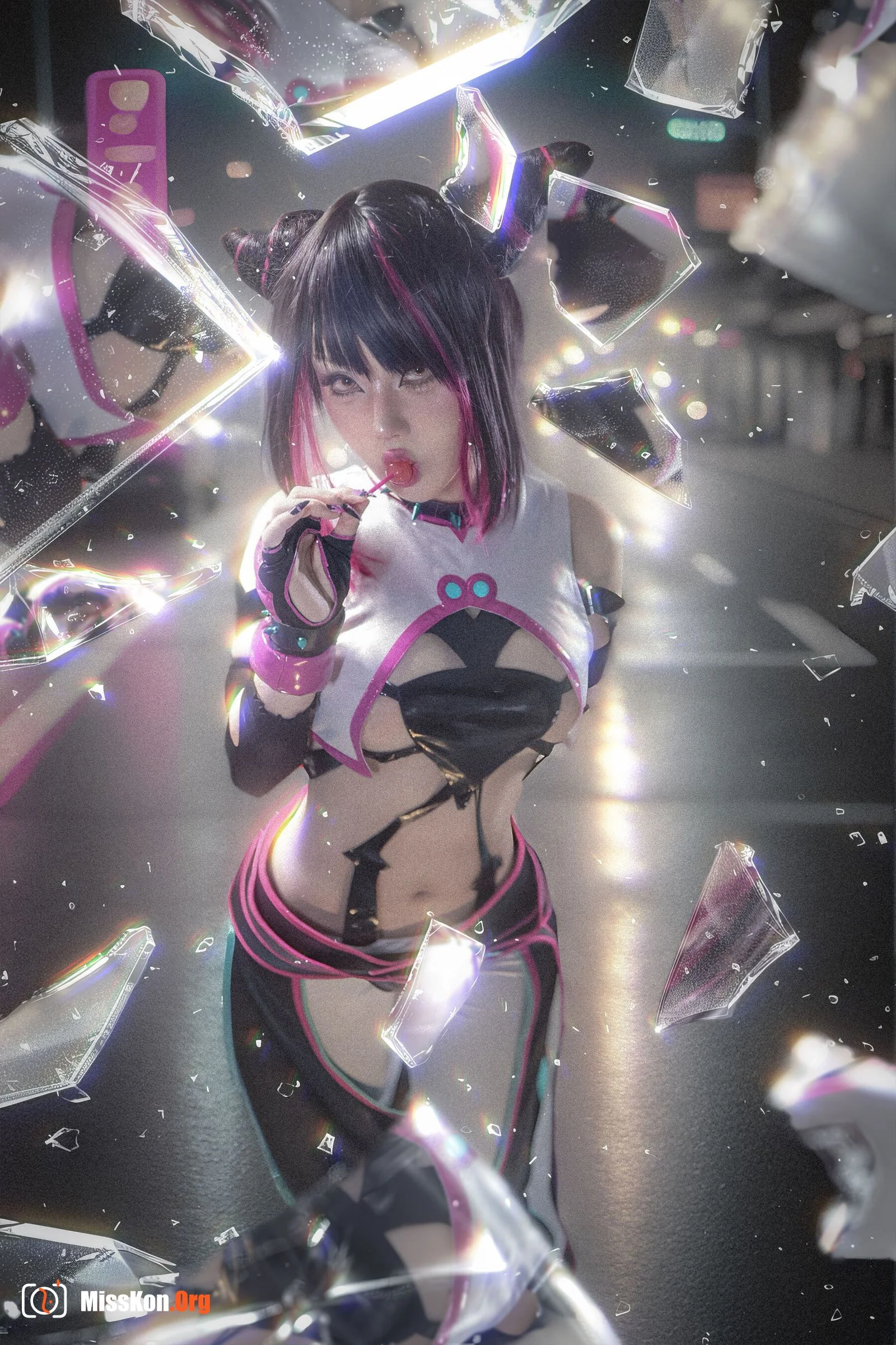 Julie Juri - Photo 7