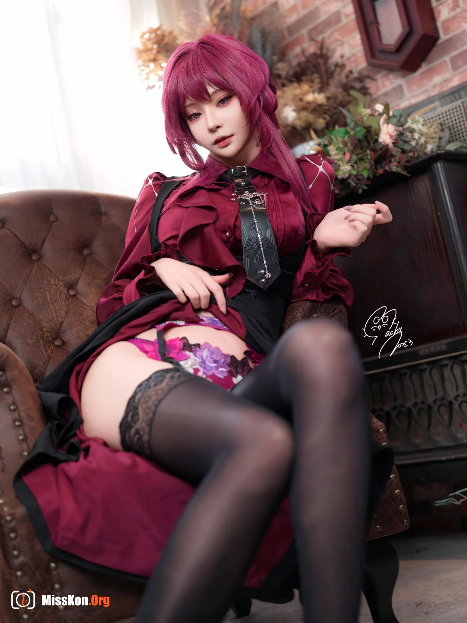 Kafka's Lingerie Report - Photo 3