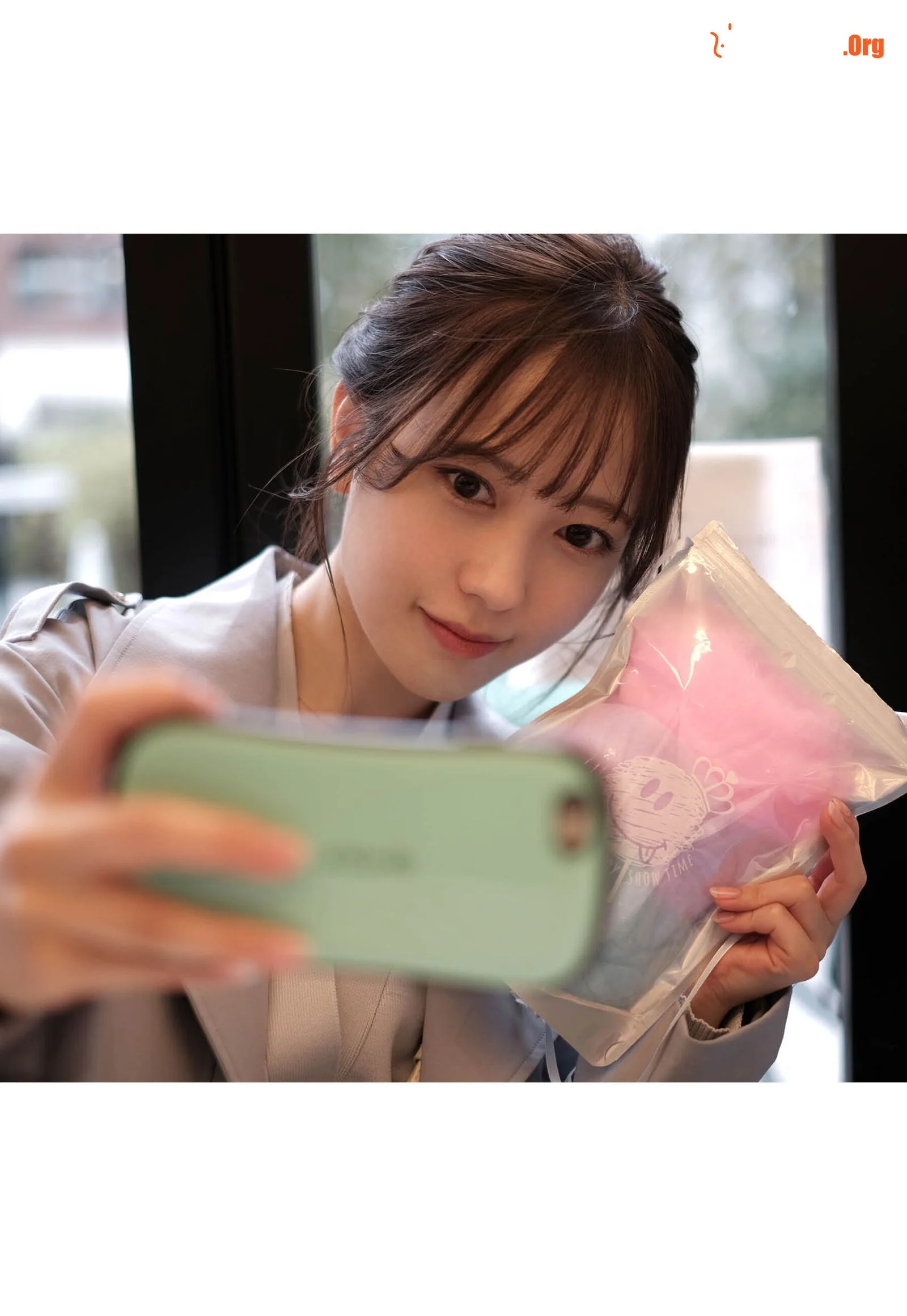 小凑四叶《デビュー1周年记念 moreover》 - 照片 12