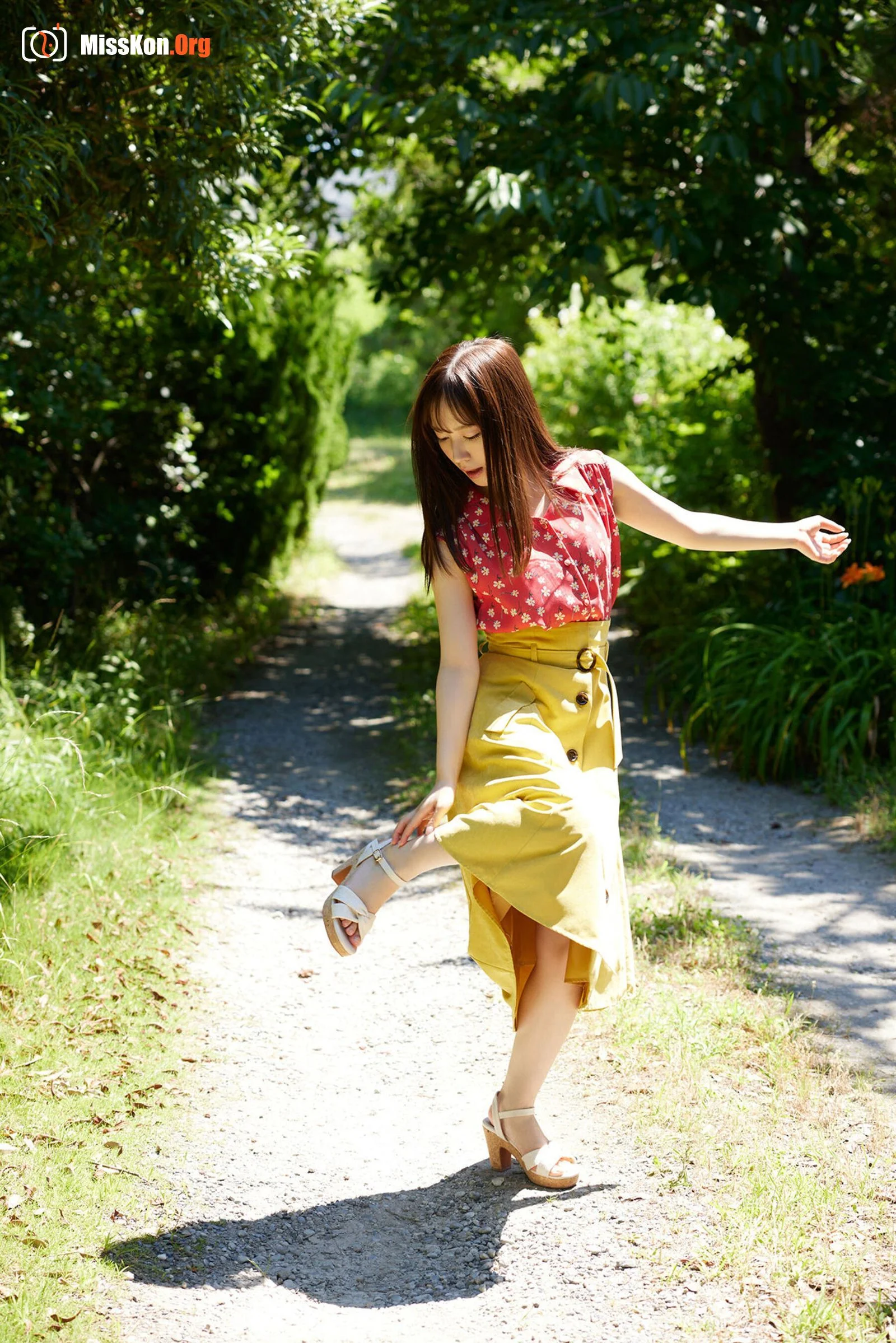 Kominato Yotsuba: A trip to the hot springs with Idol - Photo 6