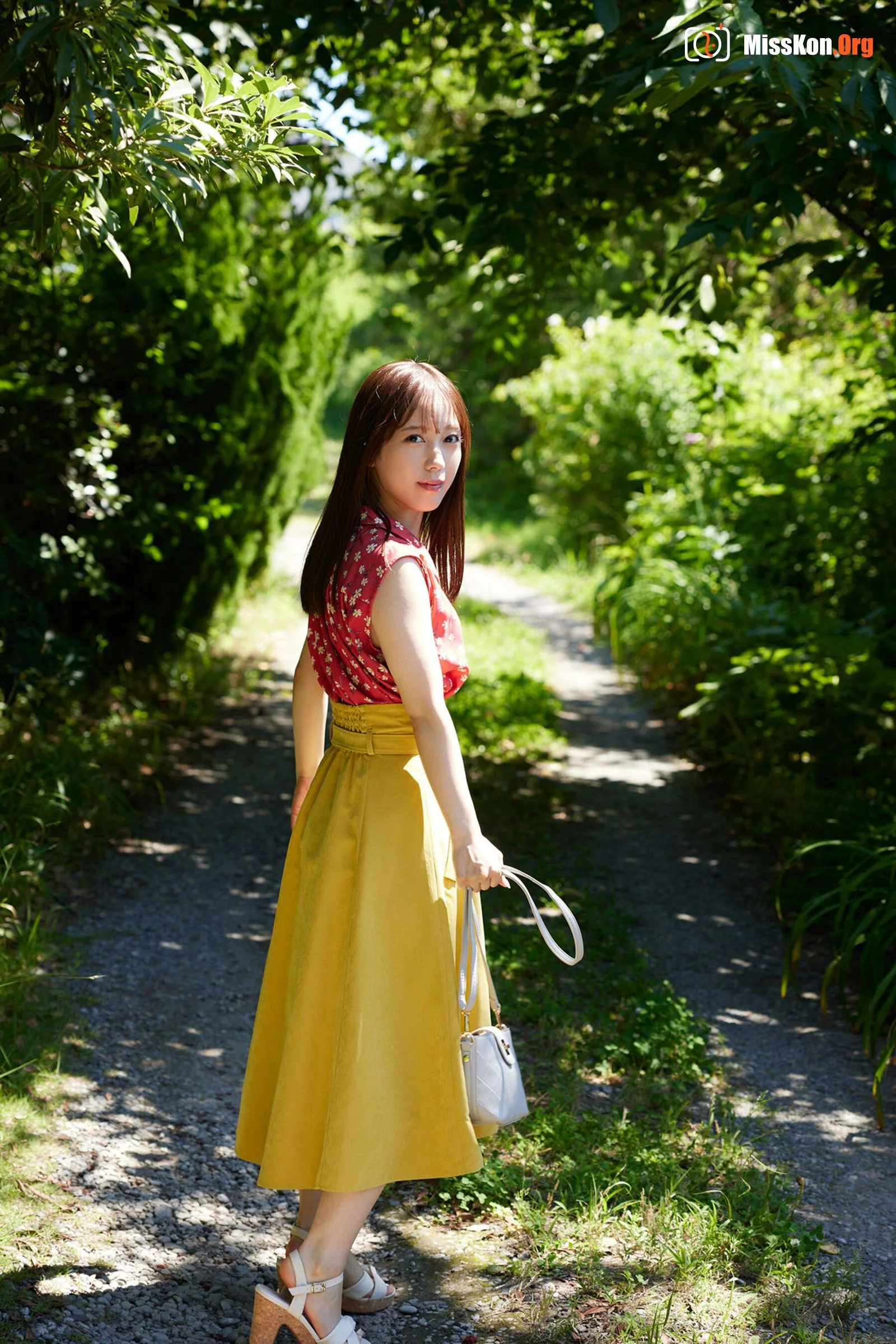 Kominato Yotsuba: A trip to the hot springs with Idol - Photo 7