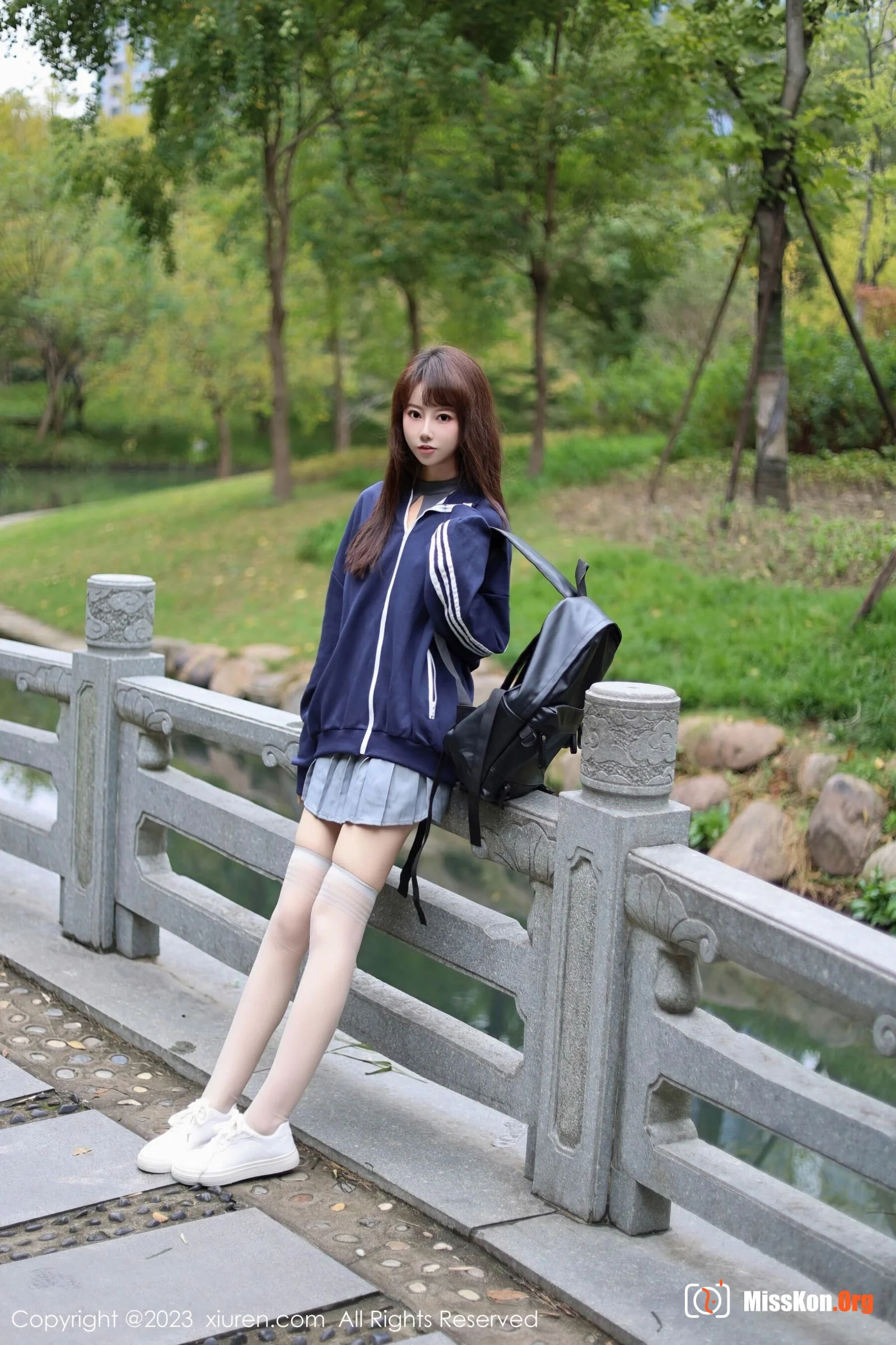 Korean school girl - Photo 2