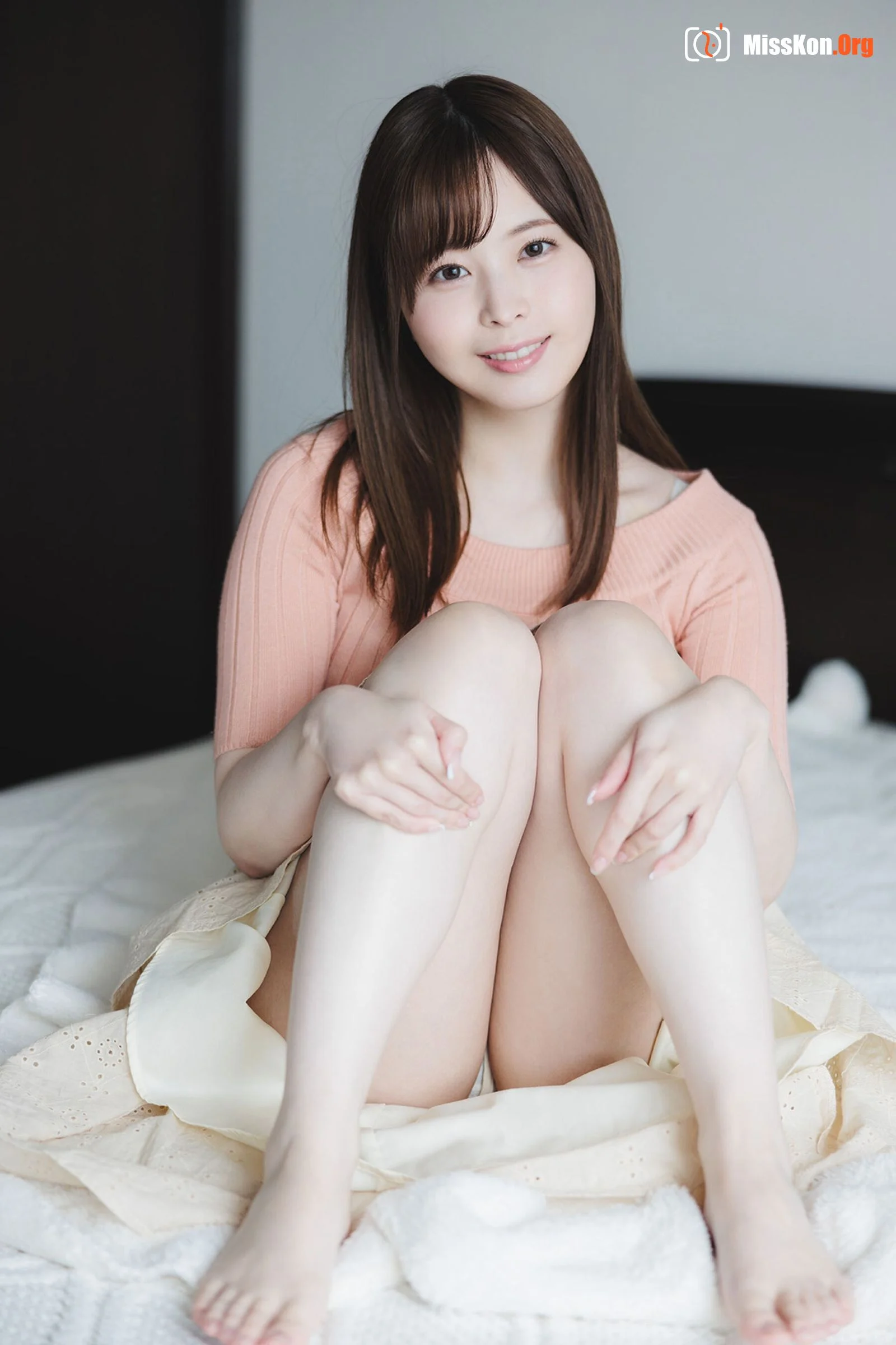 Kuno Hinano: Breast Love White Book - Photo 2