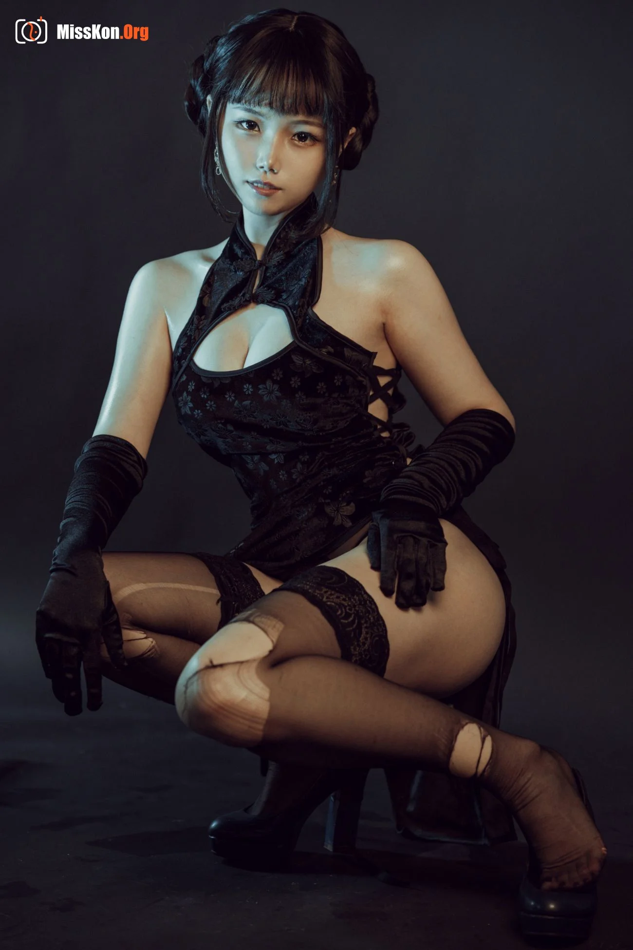 Kyouko July: Black cheongsam - Photo 15