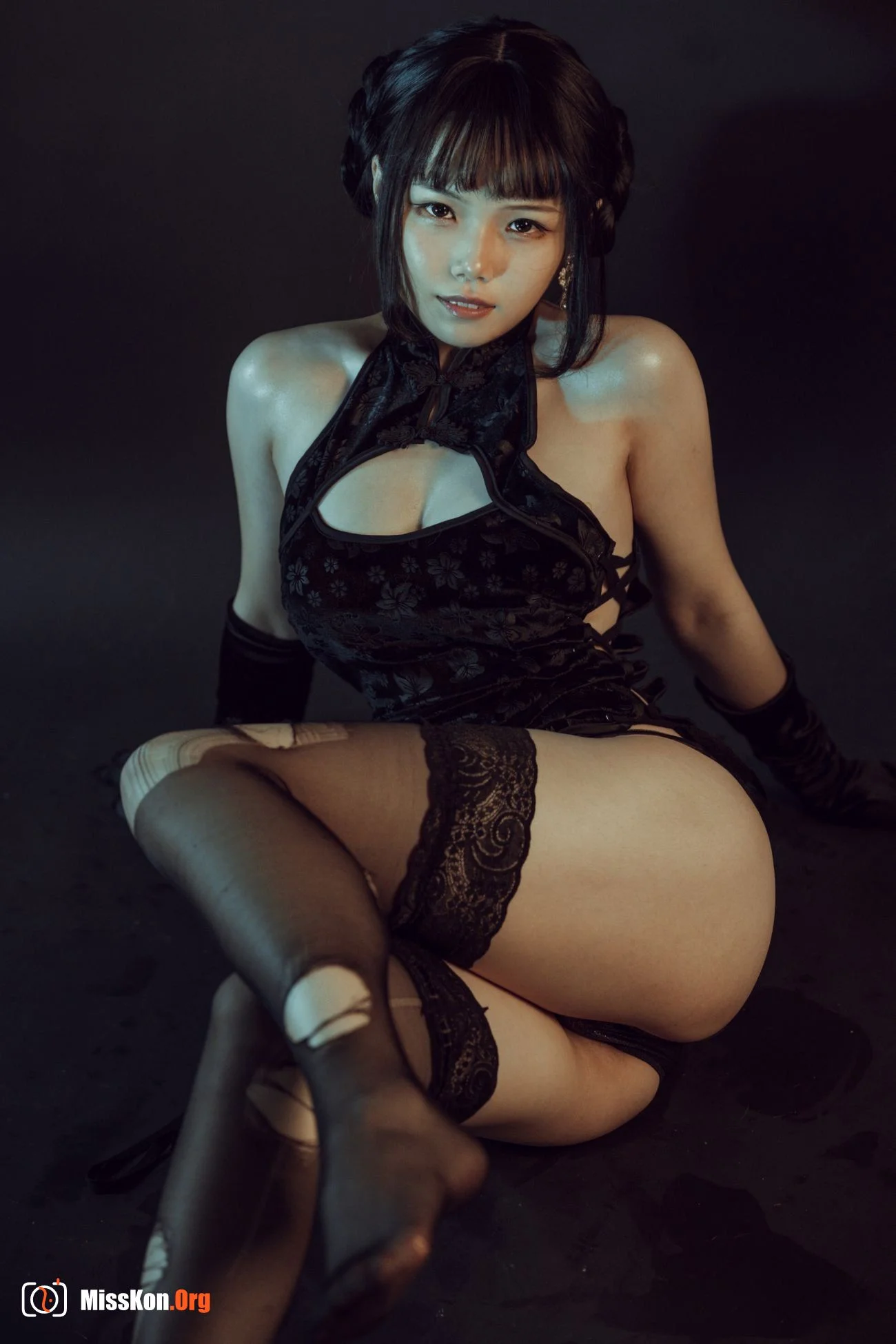 Kyouko July: Black cheongsam - Photo 6