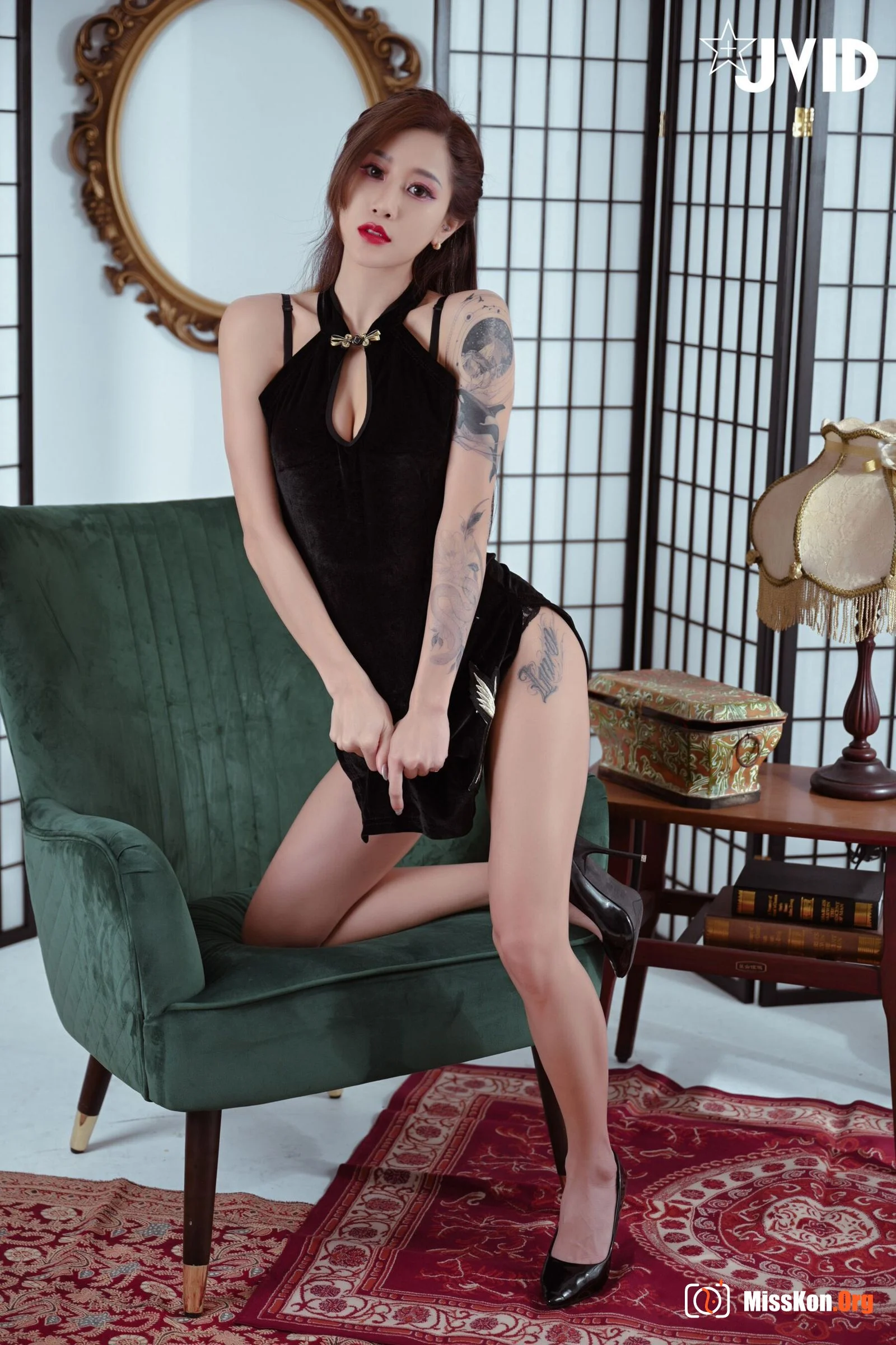 Lara: Elegant women - Photo 15