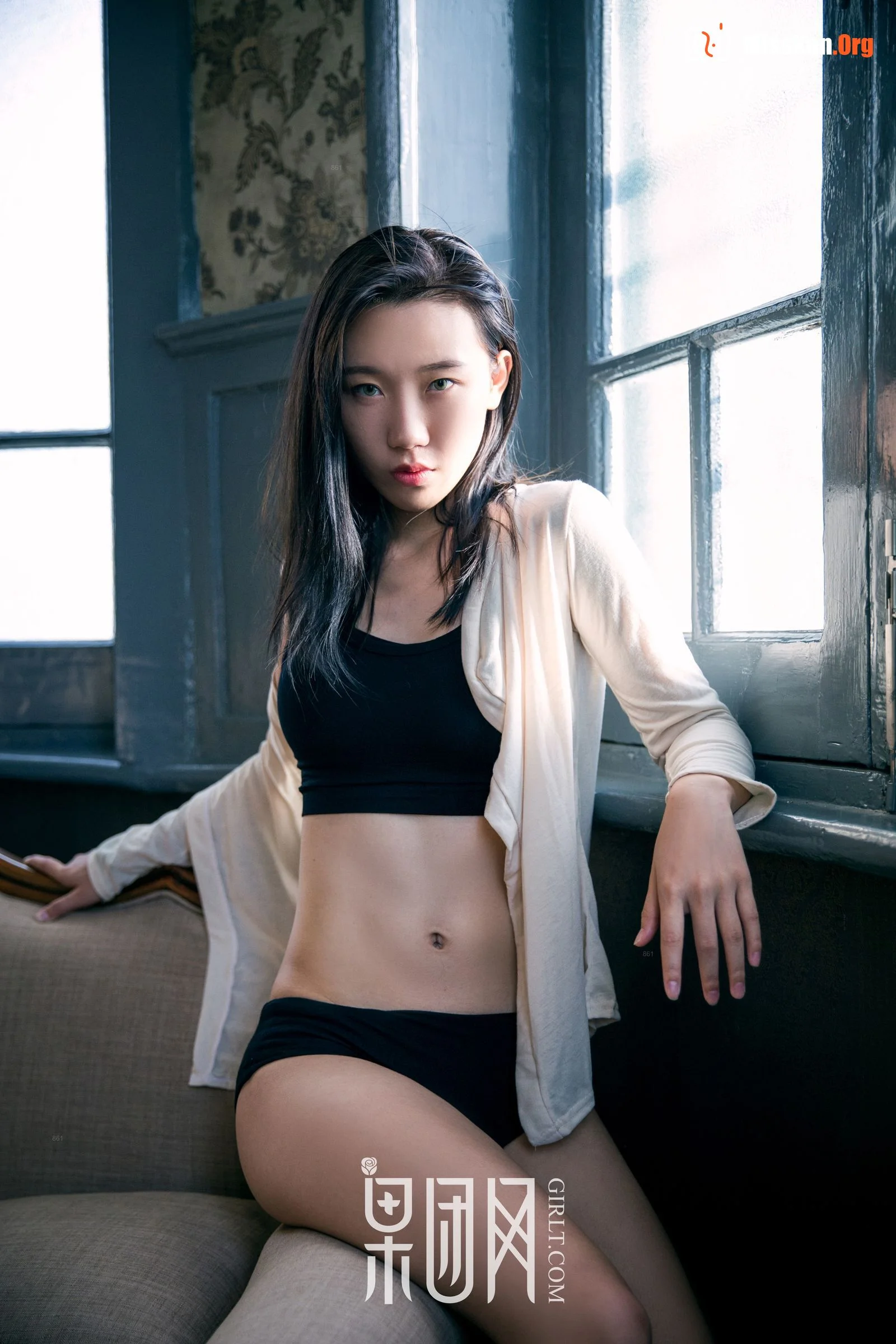 Large-scale interpretation of female doctor (TG.021) - Photo 7