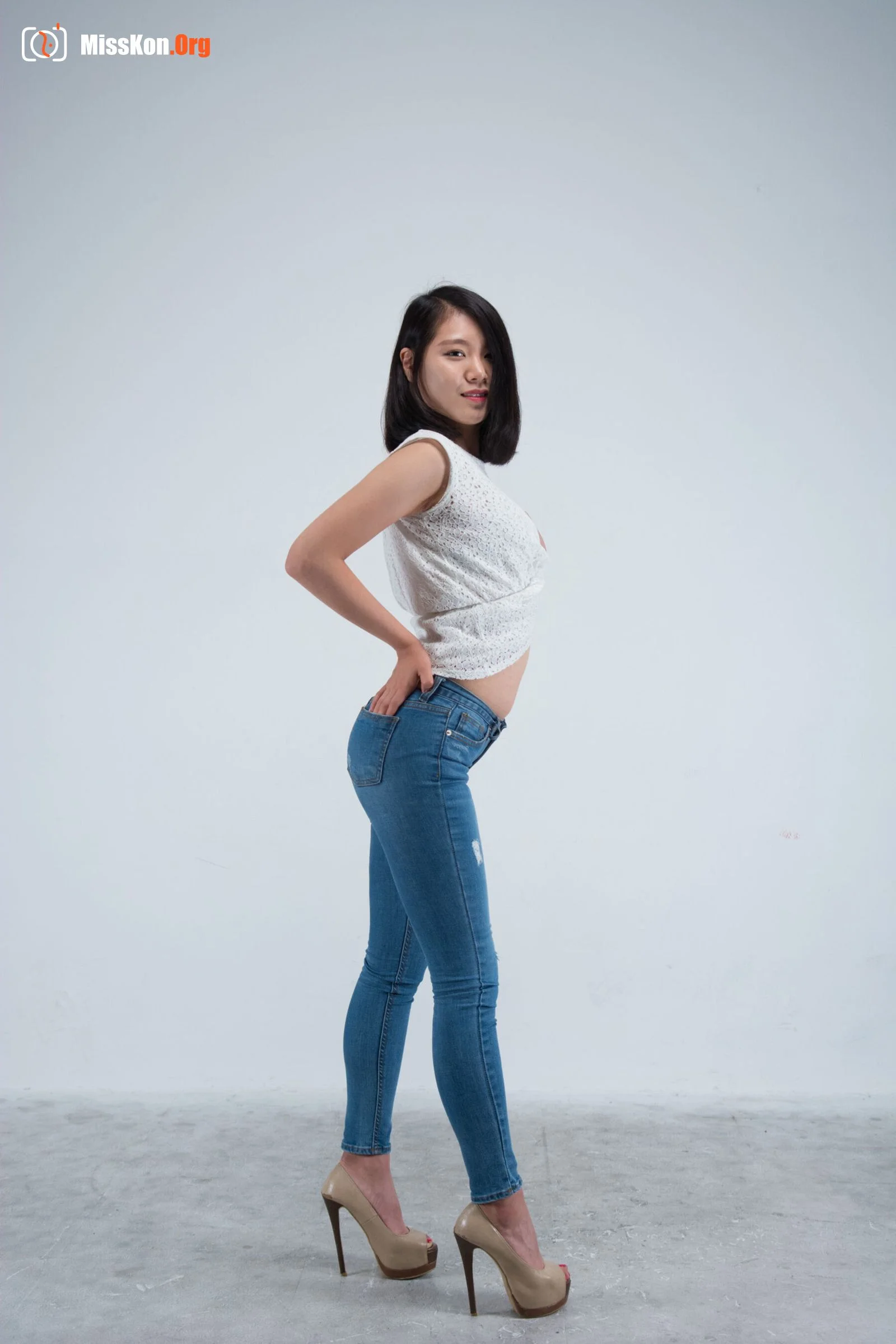 Large-scale leak of nude photos in Korean entertainment industry P13 - Photo 10