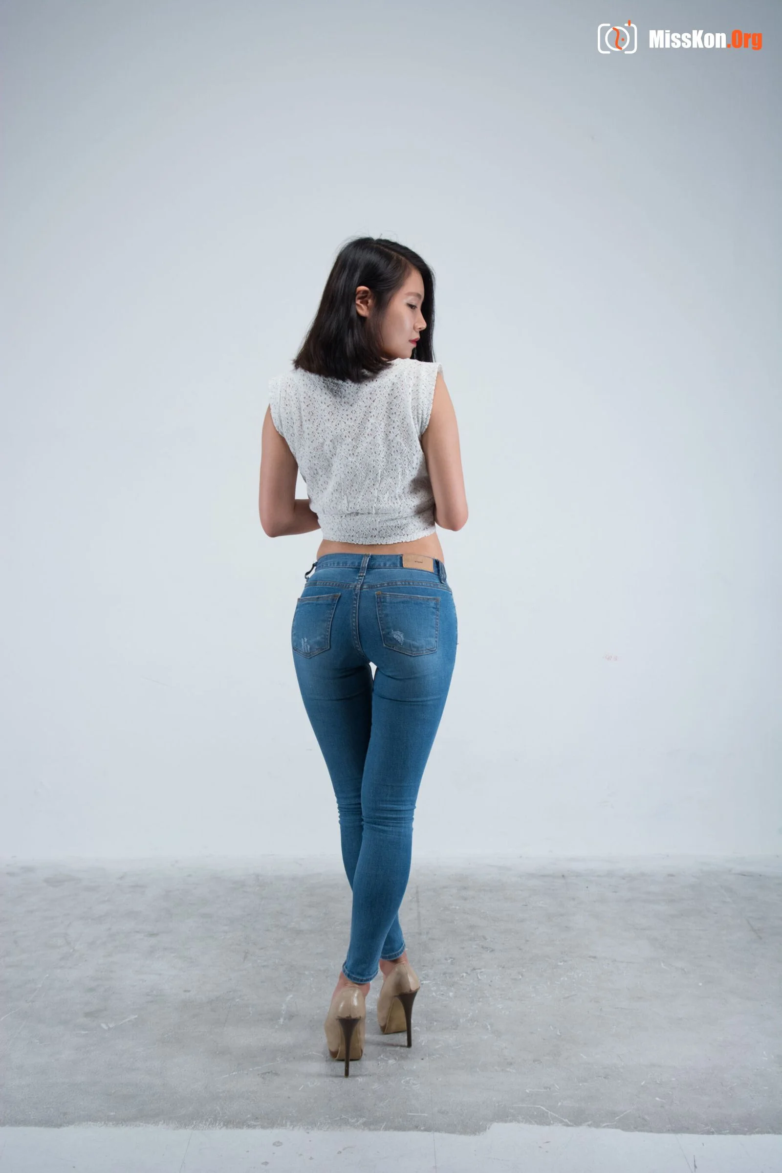 Large-scale leak of nude photos in Korean entertainment industry P13 - Photo 11