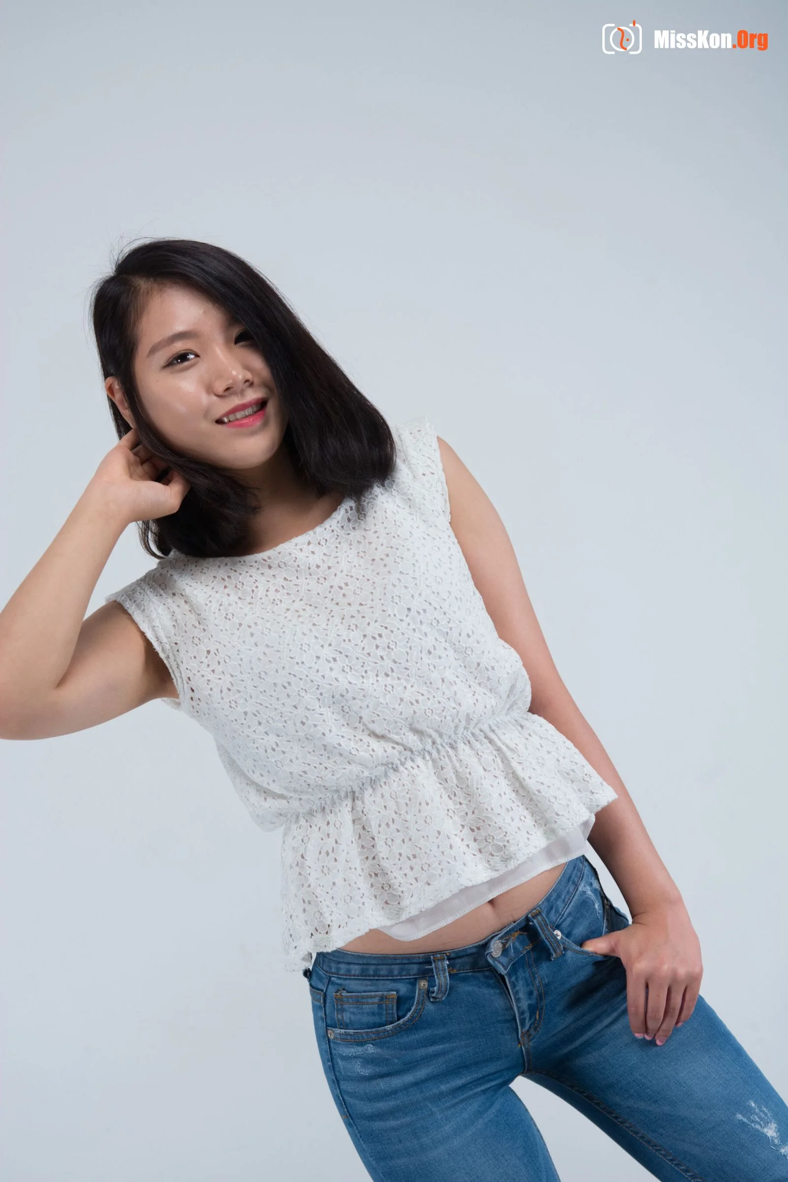Large-scale leak of nude photos in Korean entertainment industry P13 - Photo 4
