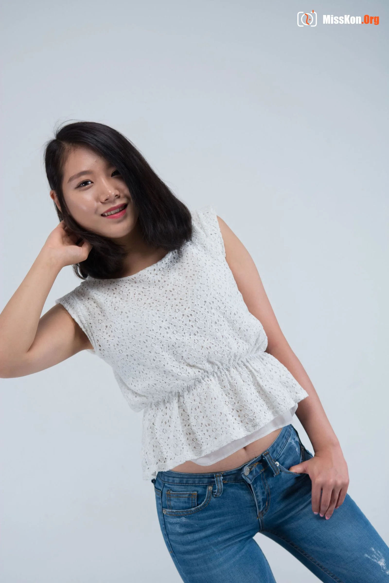 Large-scale leak of nude photos in Korean entertainment industry P13 - Photo 6