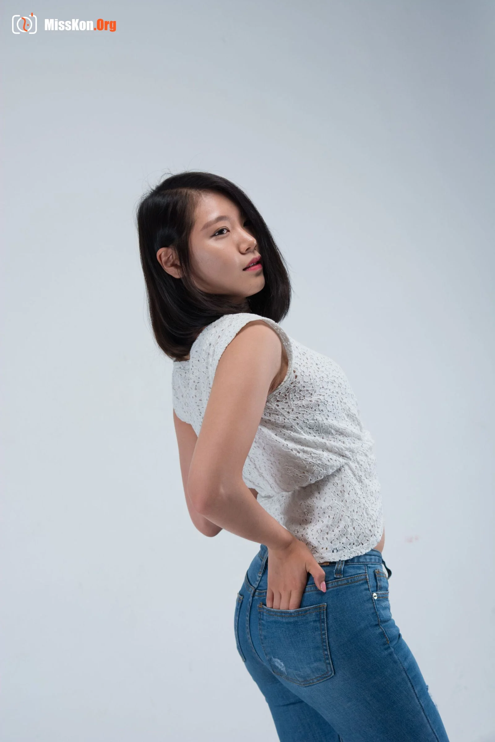 Large-scale leak of nude photos in Korean entertainment industry P13 - Photo 7