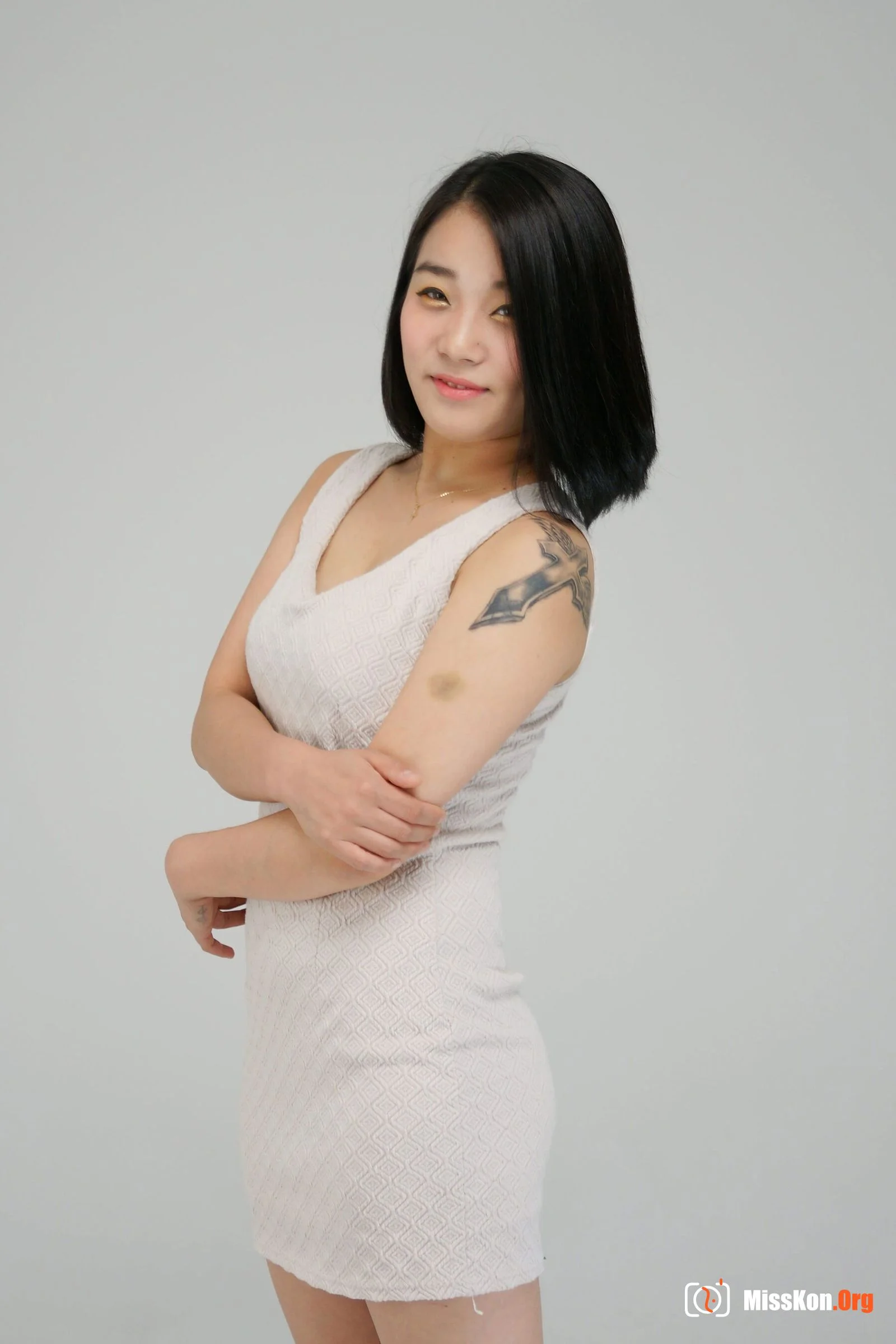 Large-scale leak of nude photos in Korean entertainment industry P24 - Photo 2