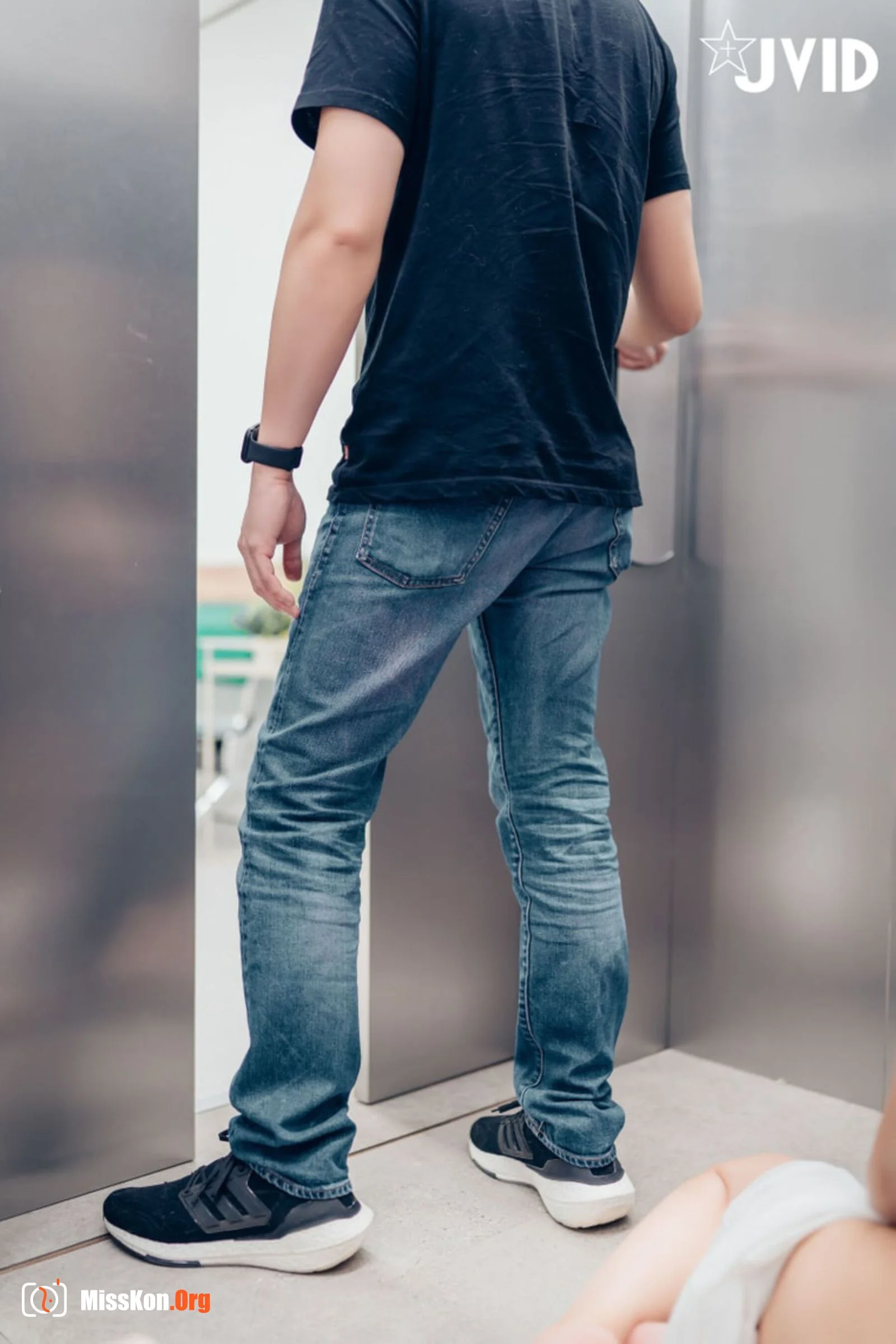 Lele (Jvid): Elevator emergency stop climax - Photo 129
