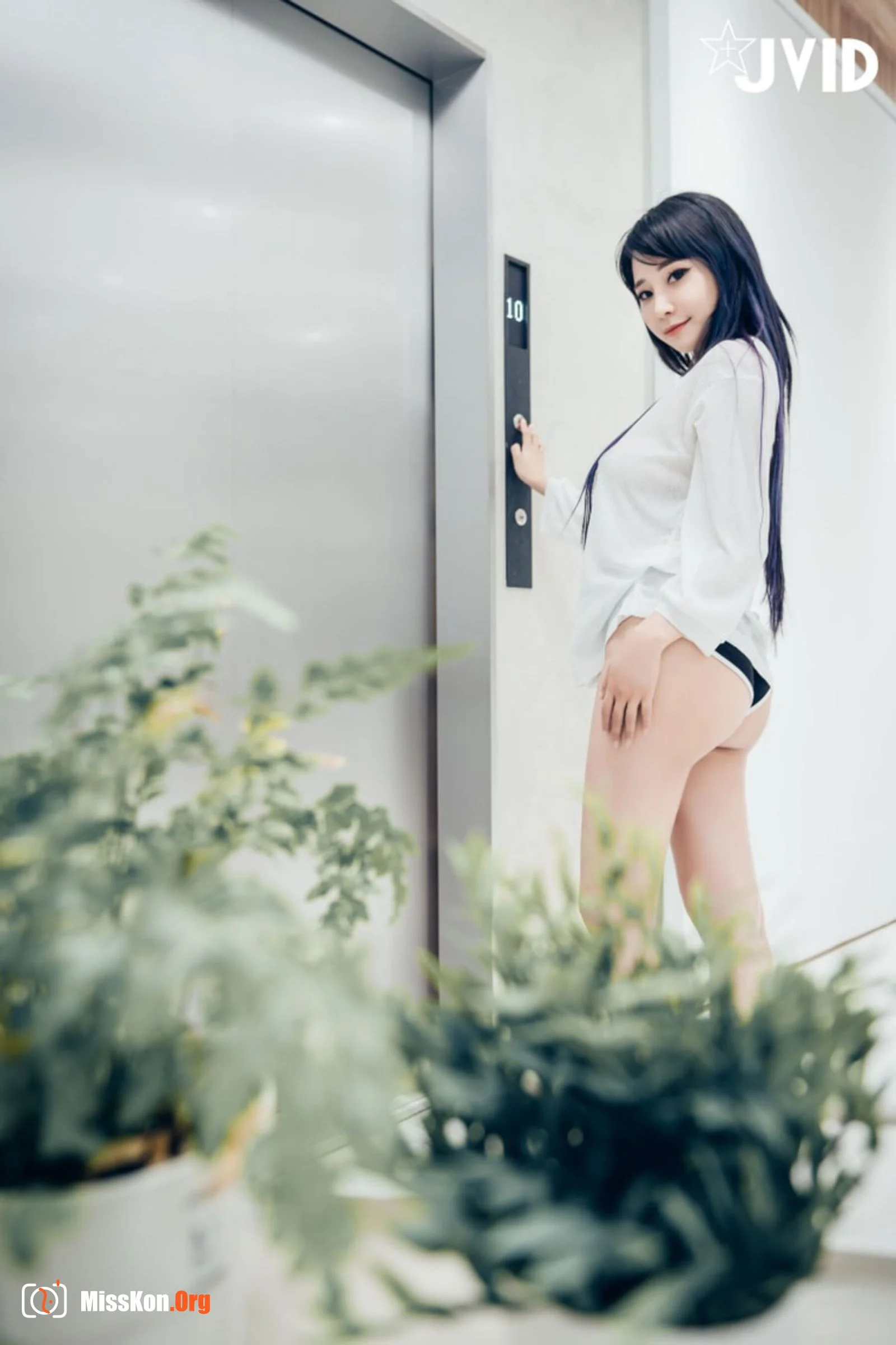 Lele (Jvid): Elevator emergency stop climax - Photo 16