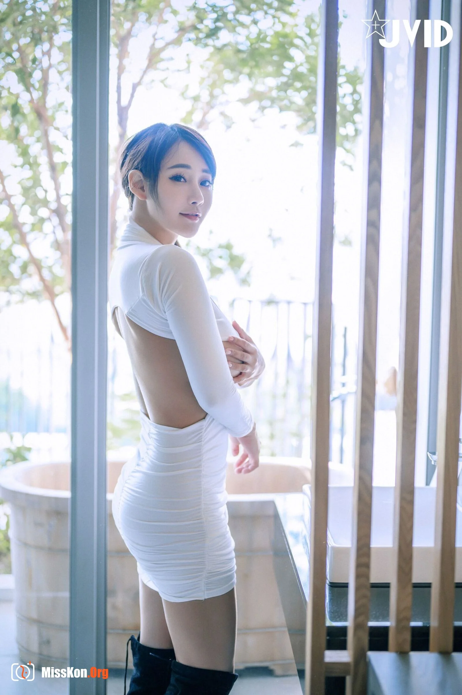 Lele: Super perfect naked big breast curves - Photo 4