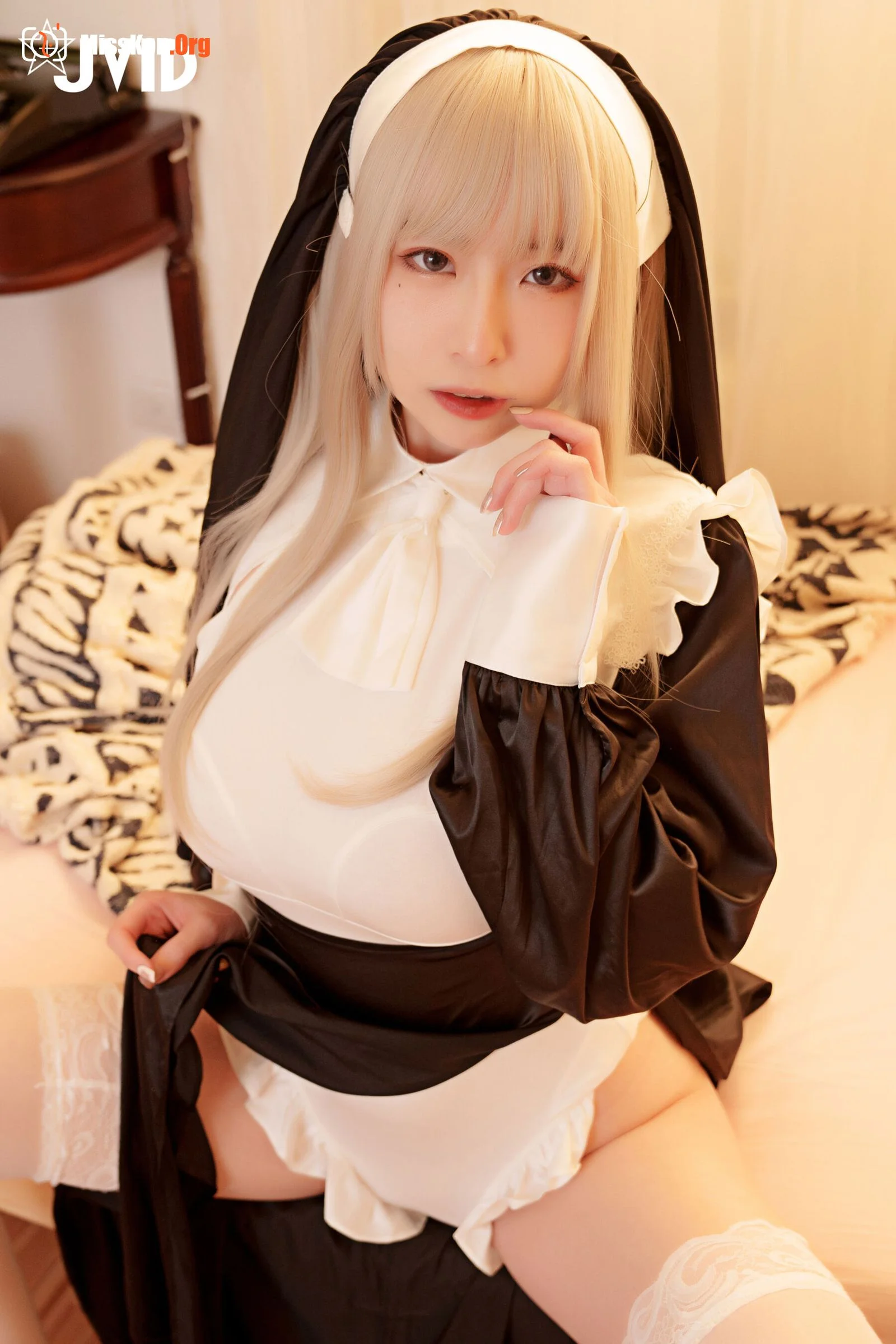 Li Feier: The Saint of Miraculous Breasts - Photo 15