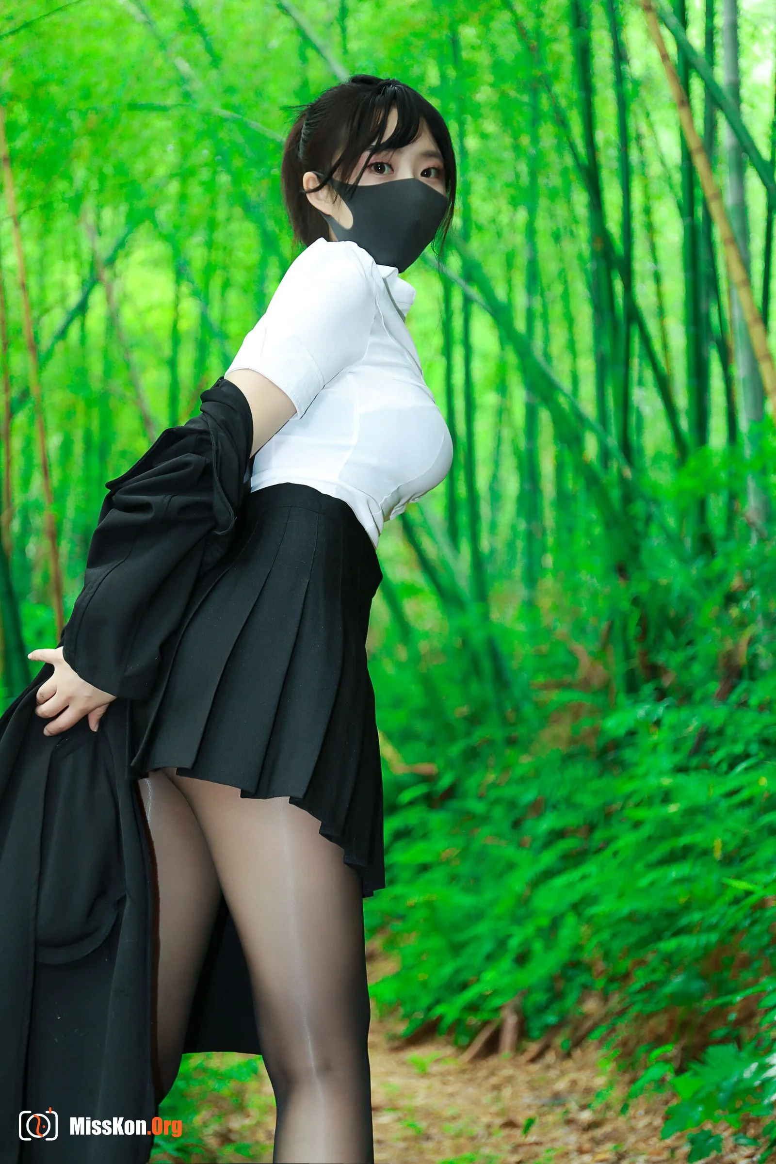 Li Jia: Black pleated skirt forest - Photo 3