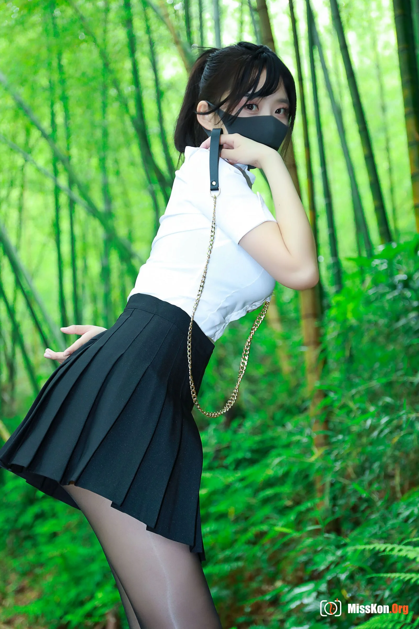 Li Jia: Black pleated skirt forest - Photo 4