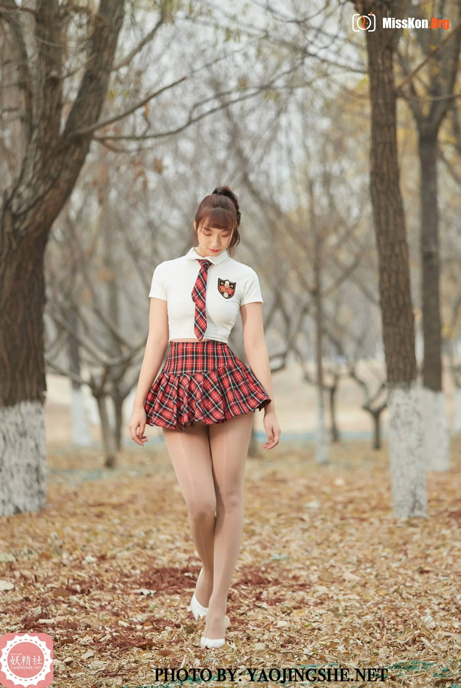 Li Jiaer: Holiday (T2125) - Photo 5