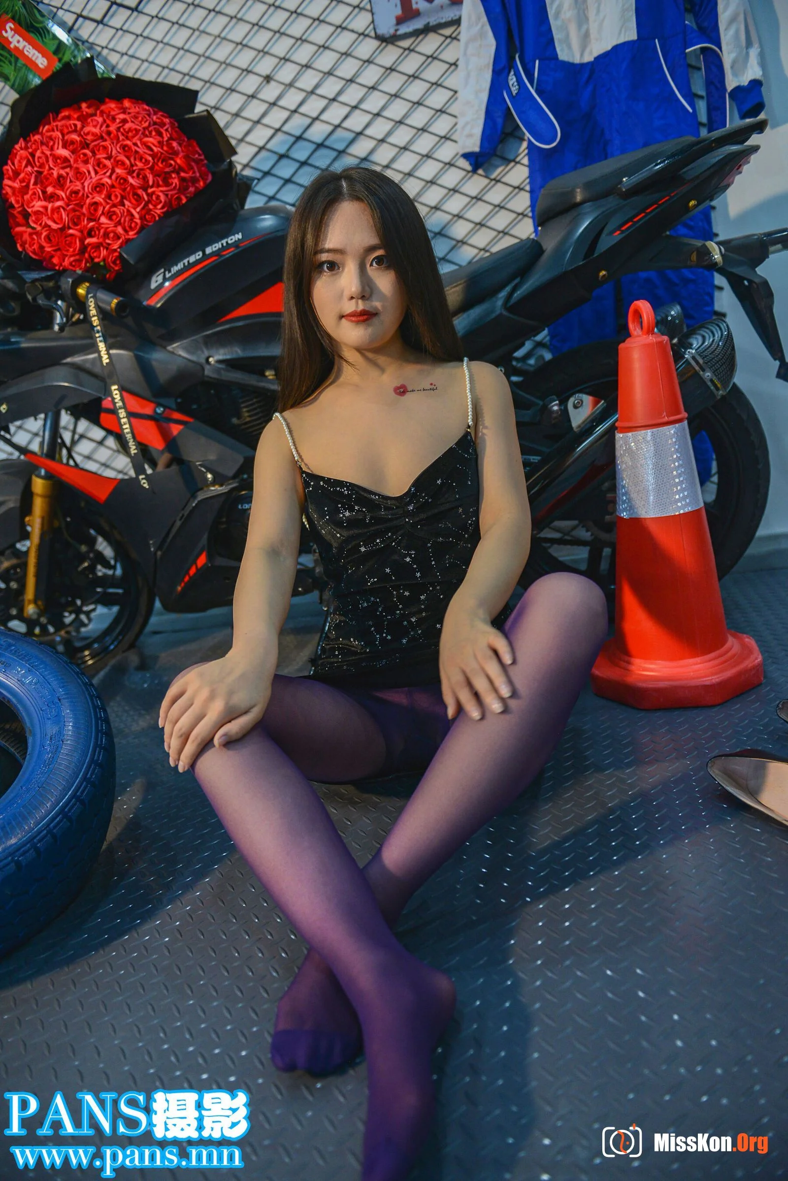 Li Mo - Photo 24