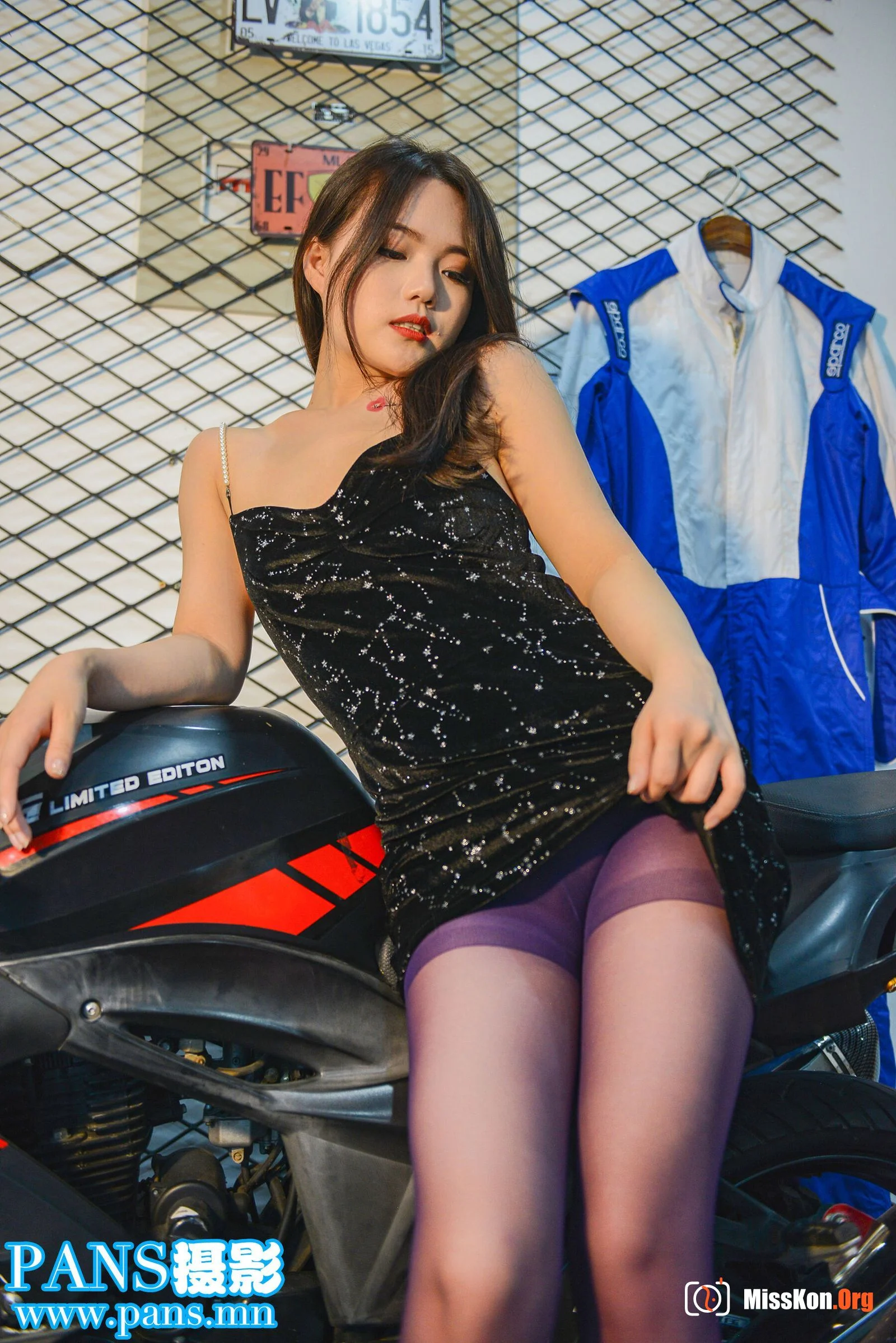 Li Mo - Photo 9