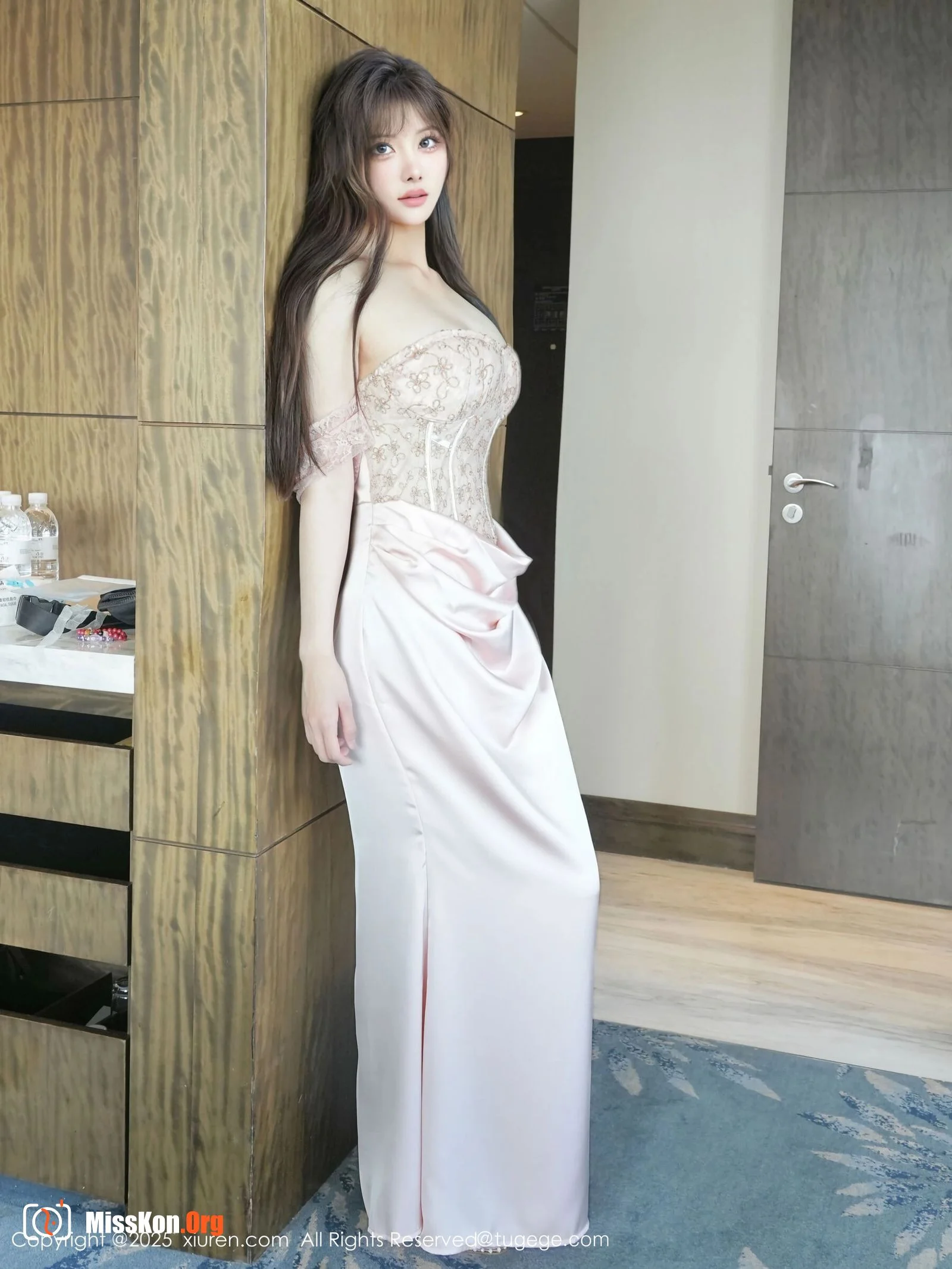 Li Shuanger - Photo 10