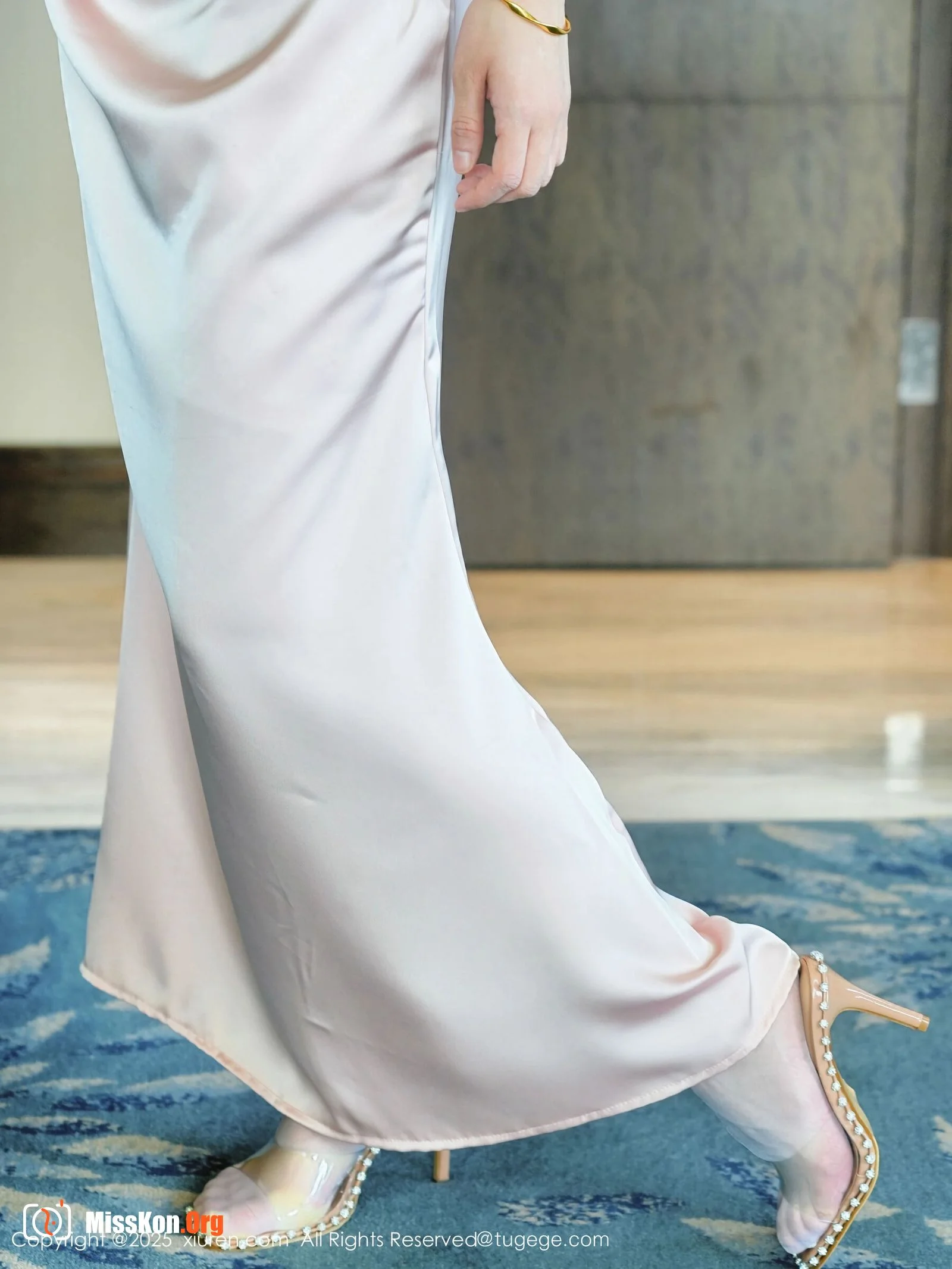 Li Shuanger - Photo 13