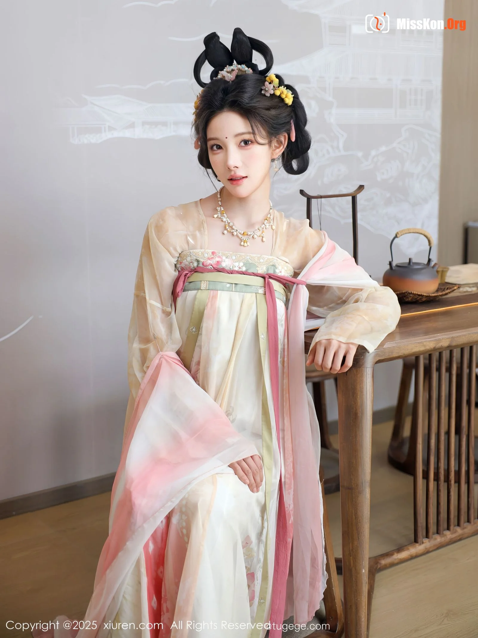 Li Shuanger - Photo 12