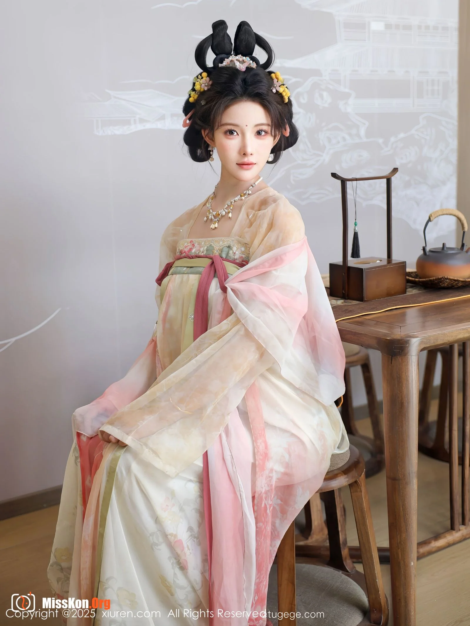 Li Shuanger - Photo 2