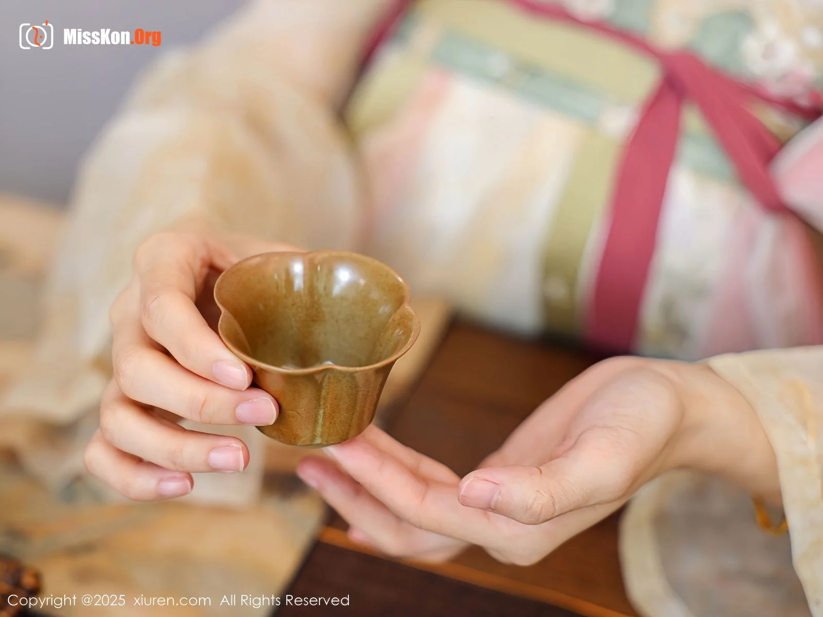Li Shuanger - Photo 3