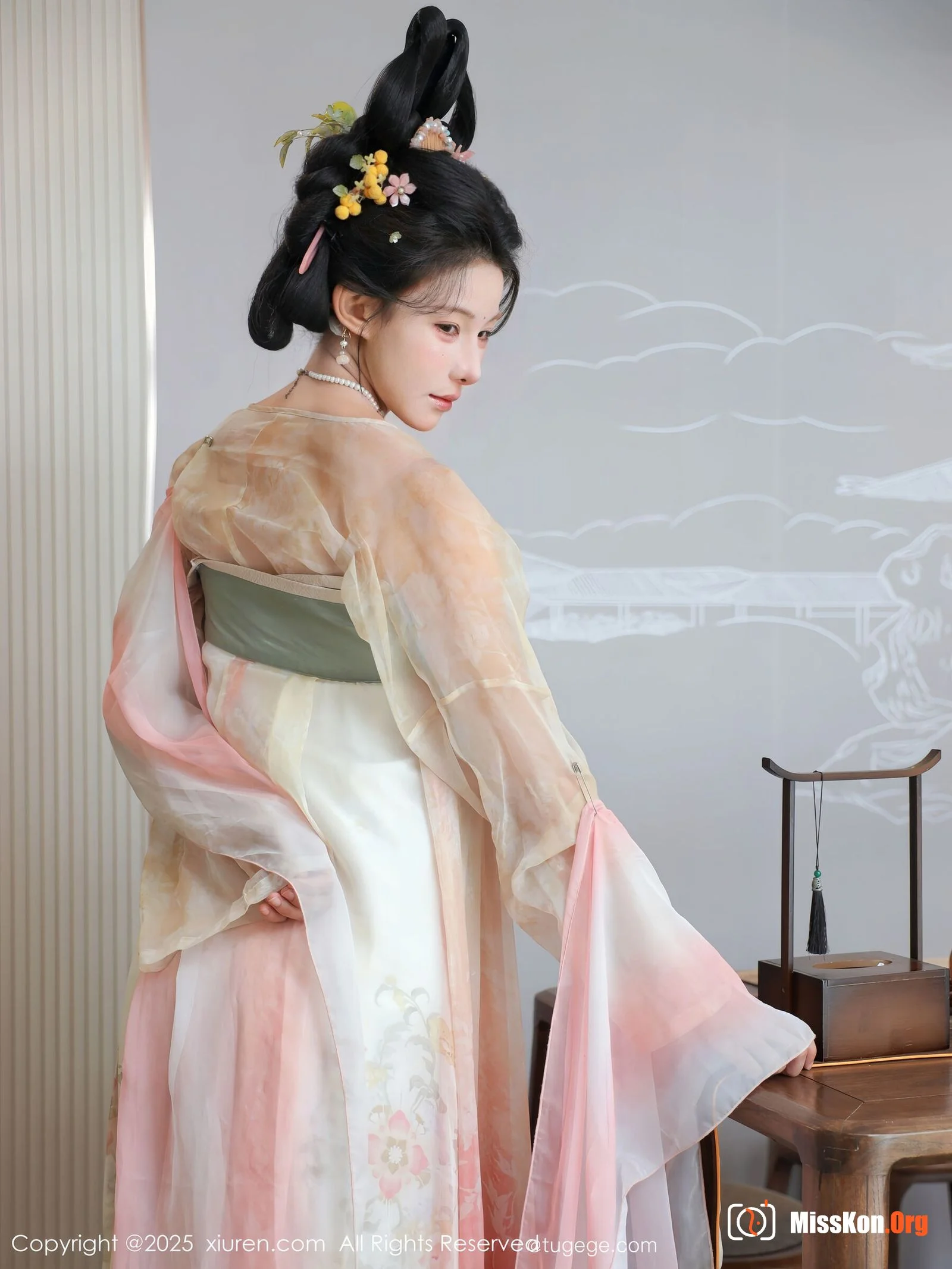Li Shuanger - Photo 6