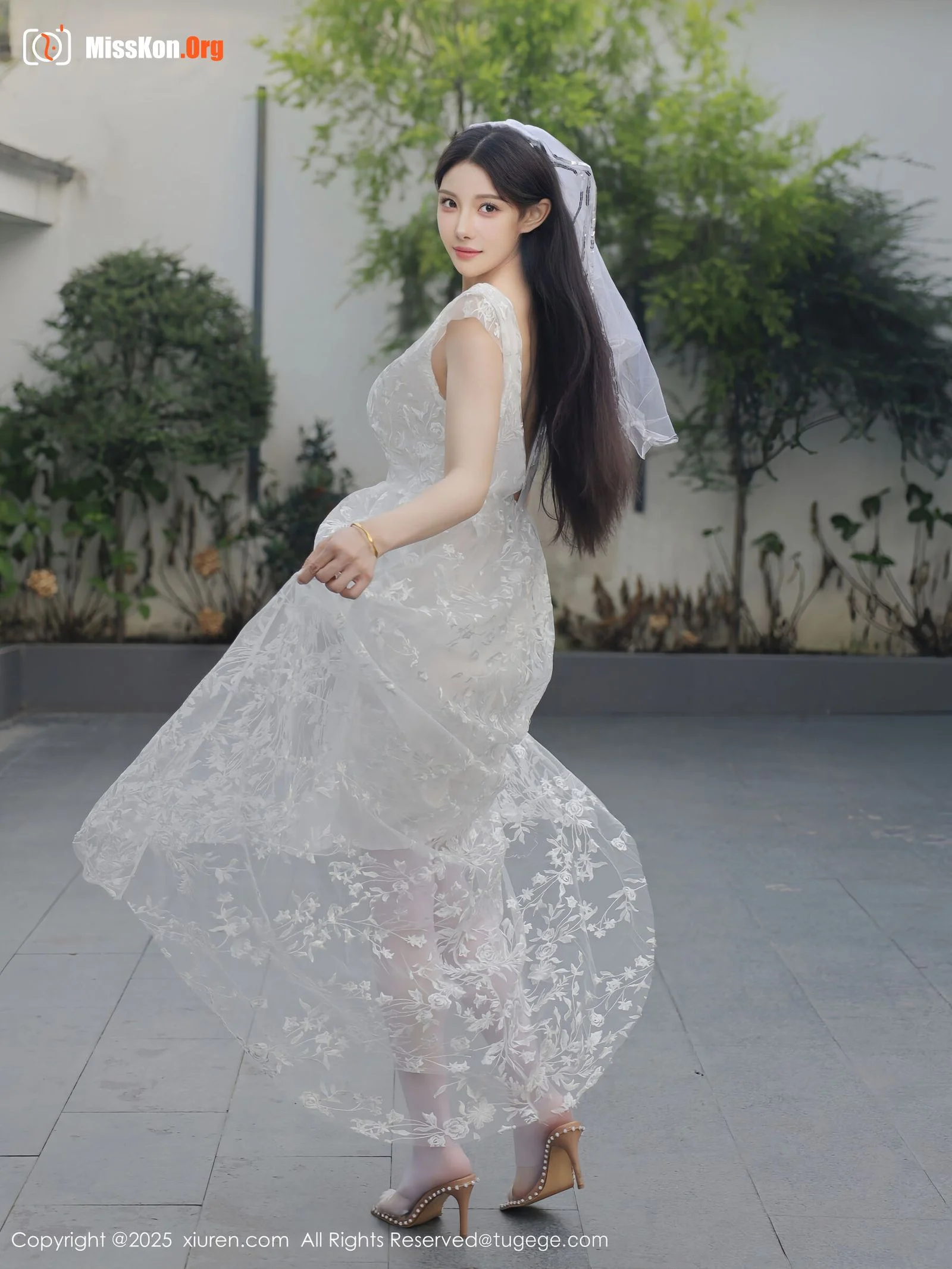 Li Shuanger - Photo 42