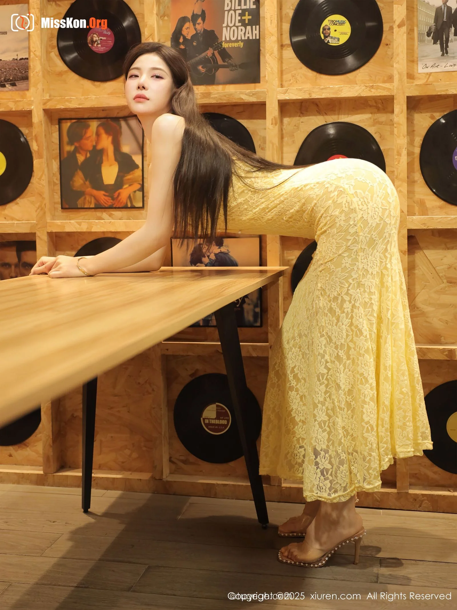 Li Shuanger - Photo 18