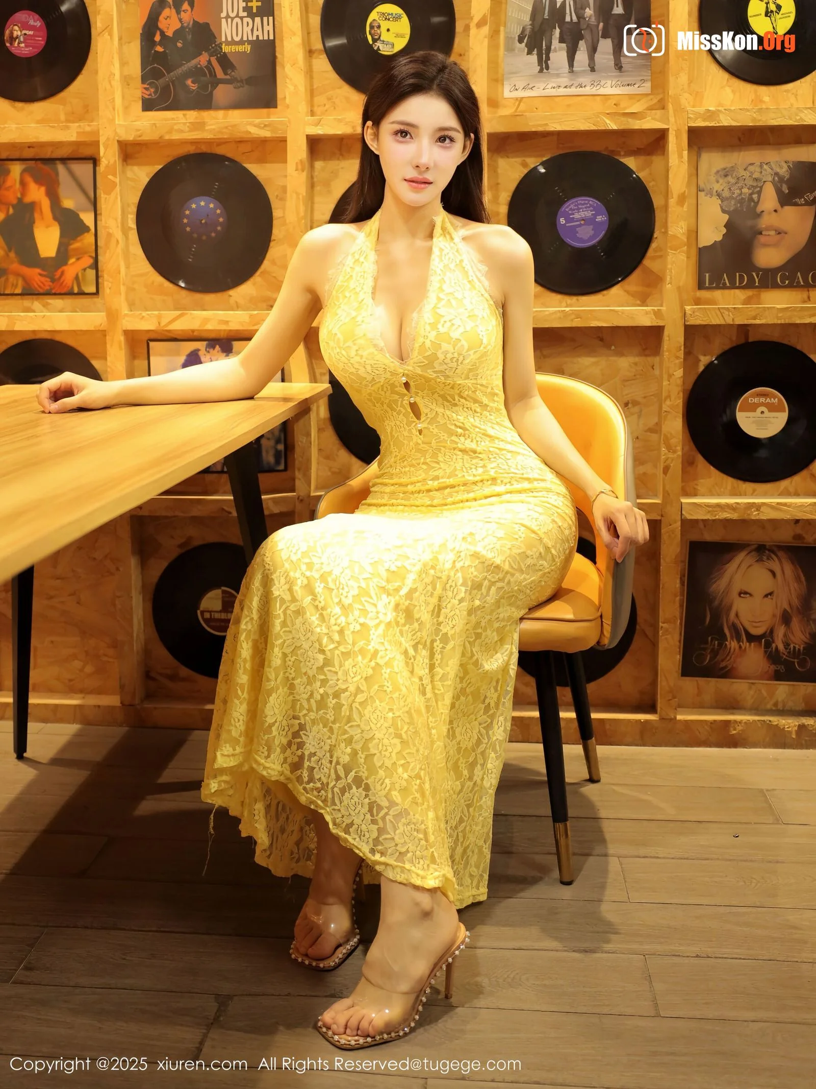 Li Shuanger - Photo 5