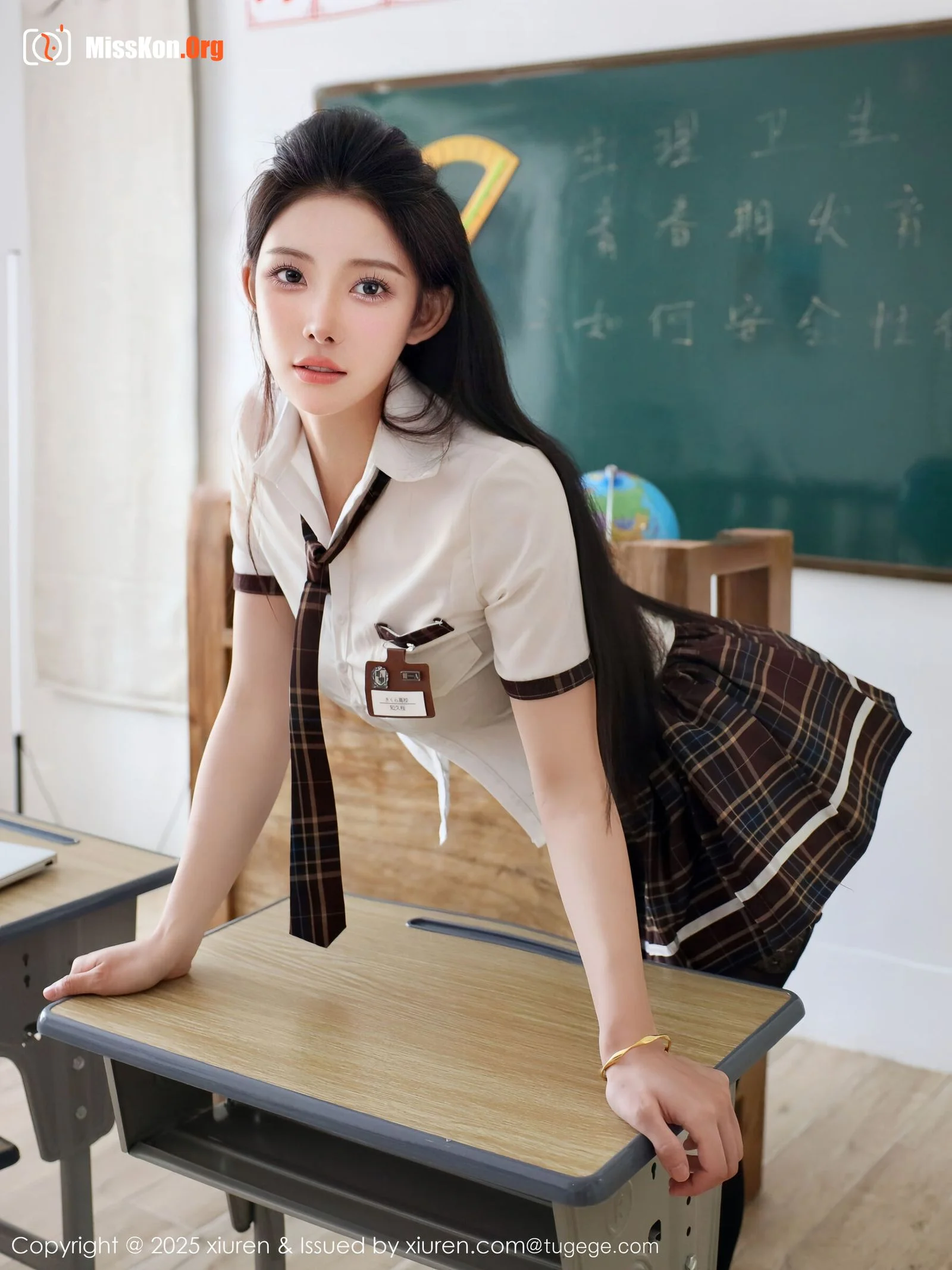 Li Shuanger - Photo 15