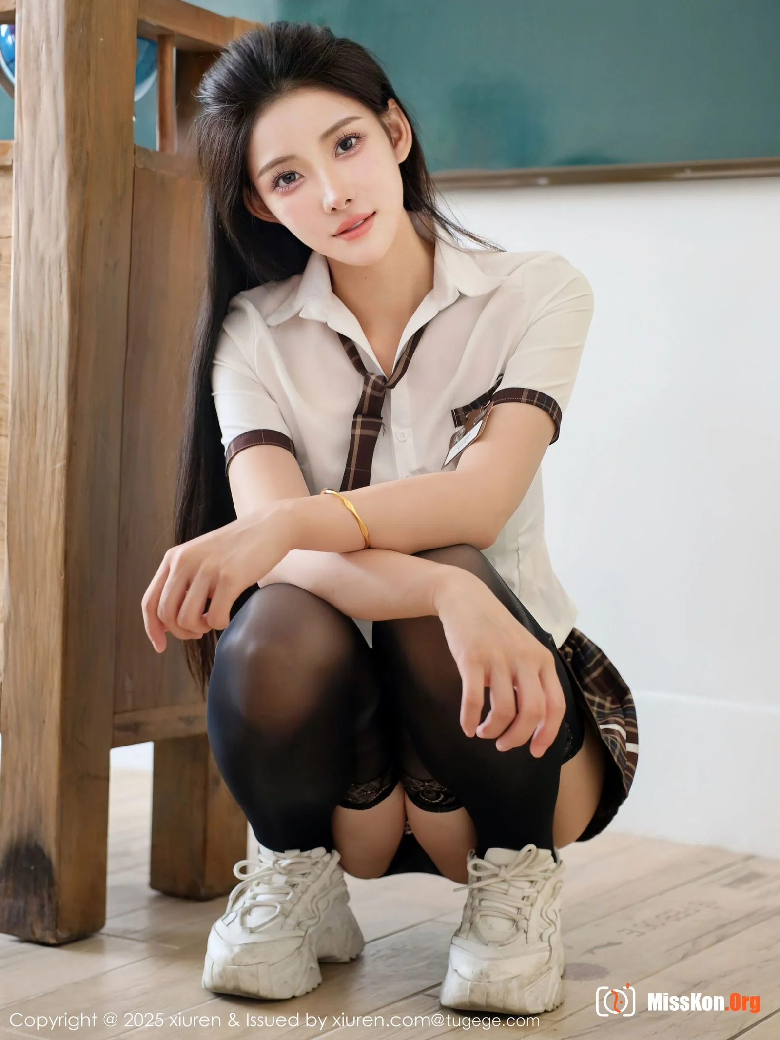 Li Shuanger - Photo 3