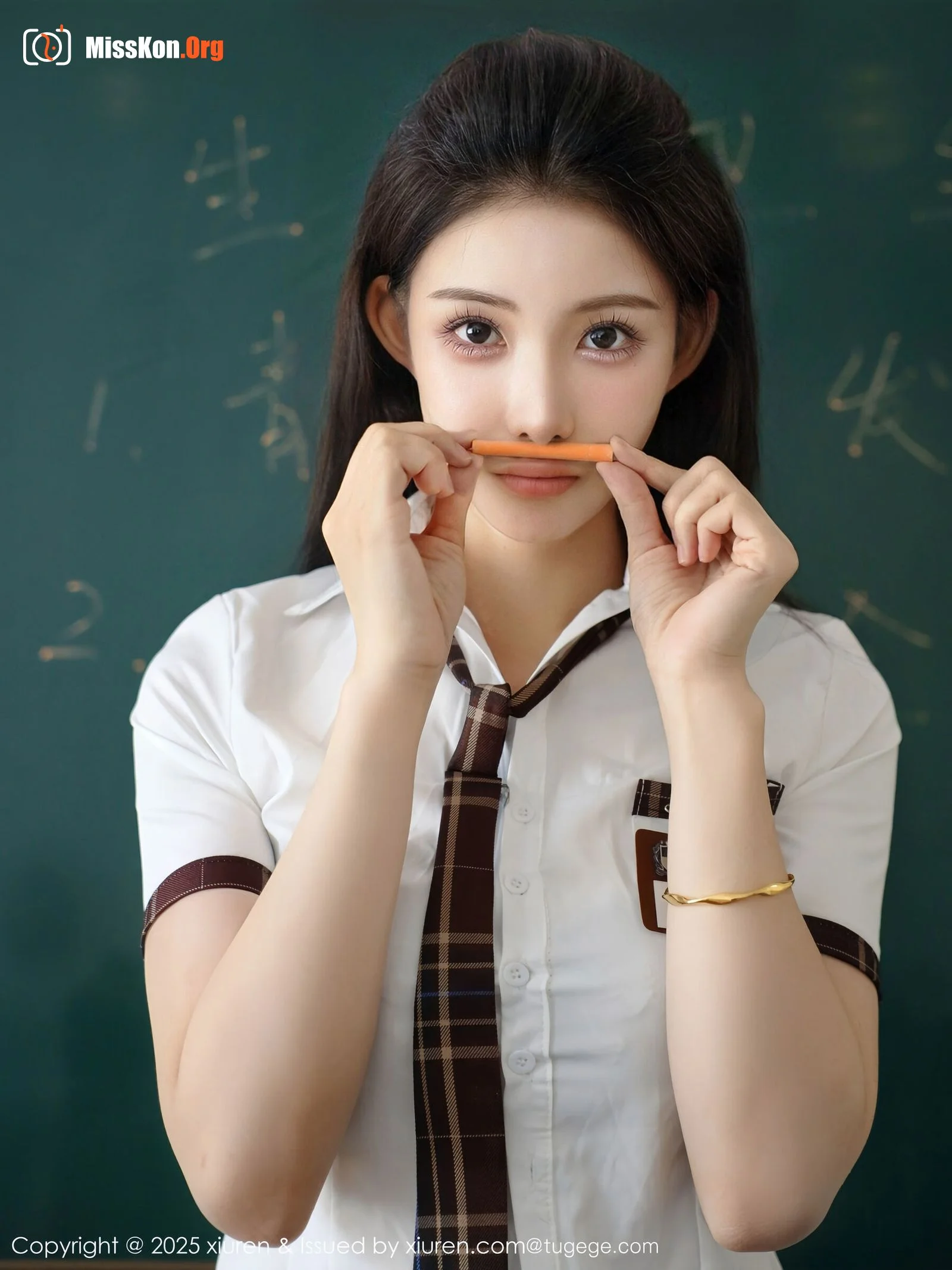 Li Shuanger - Photo 51