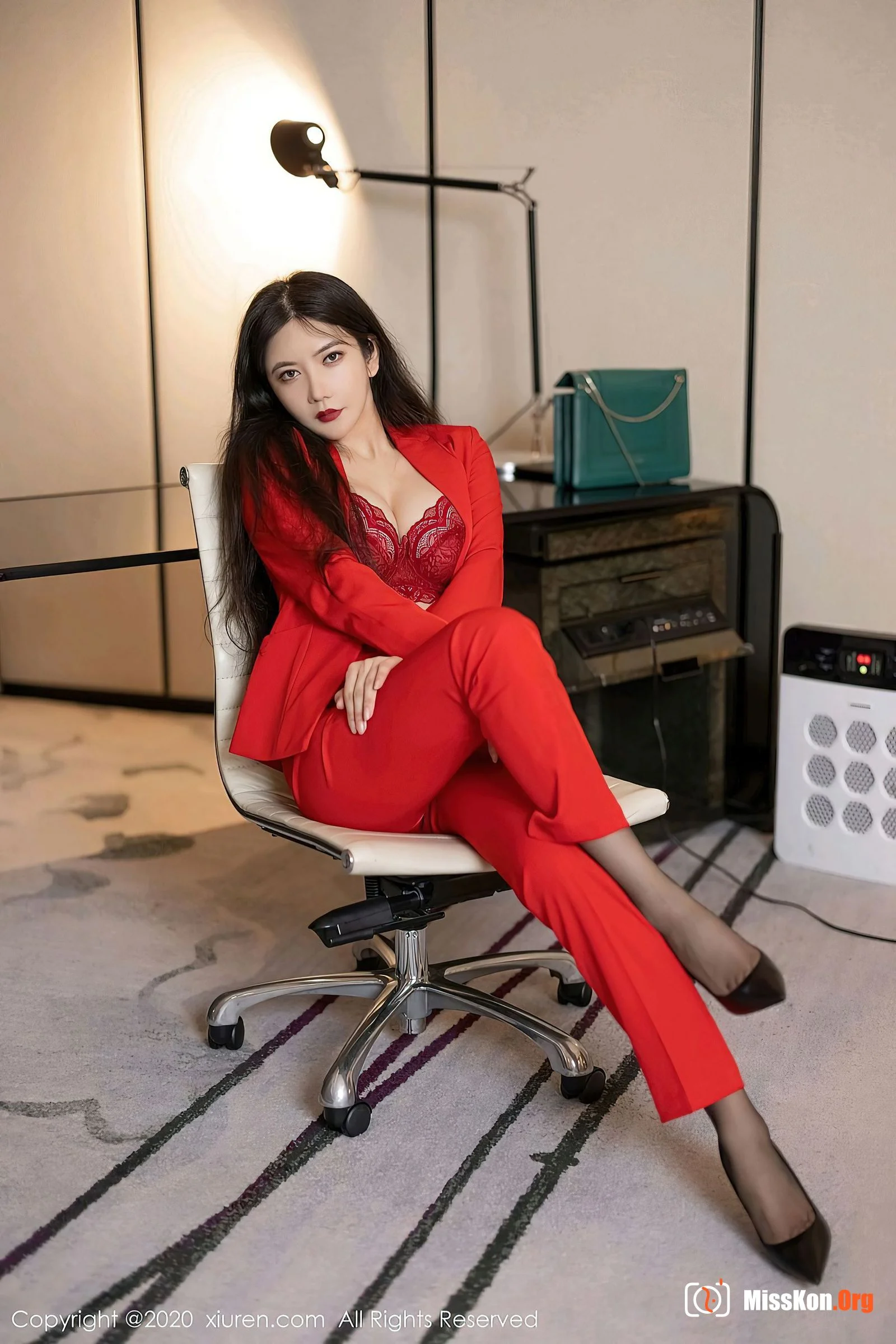 Li Yanxi - Photo 11