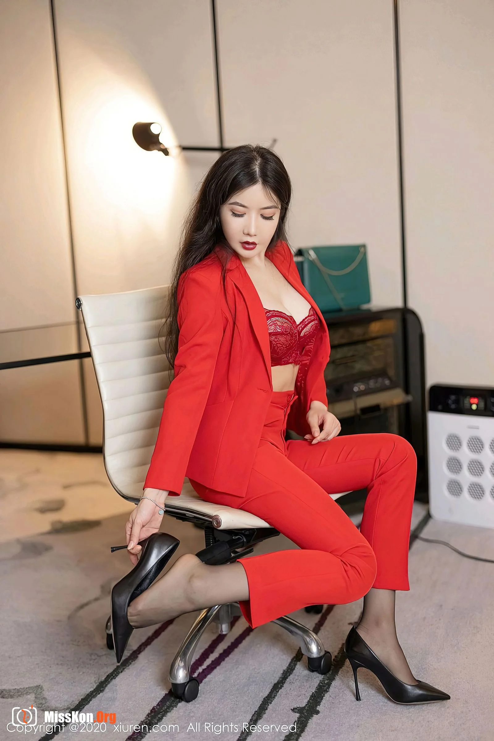Li Yanxi - Photo 12