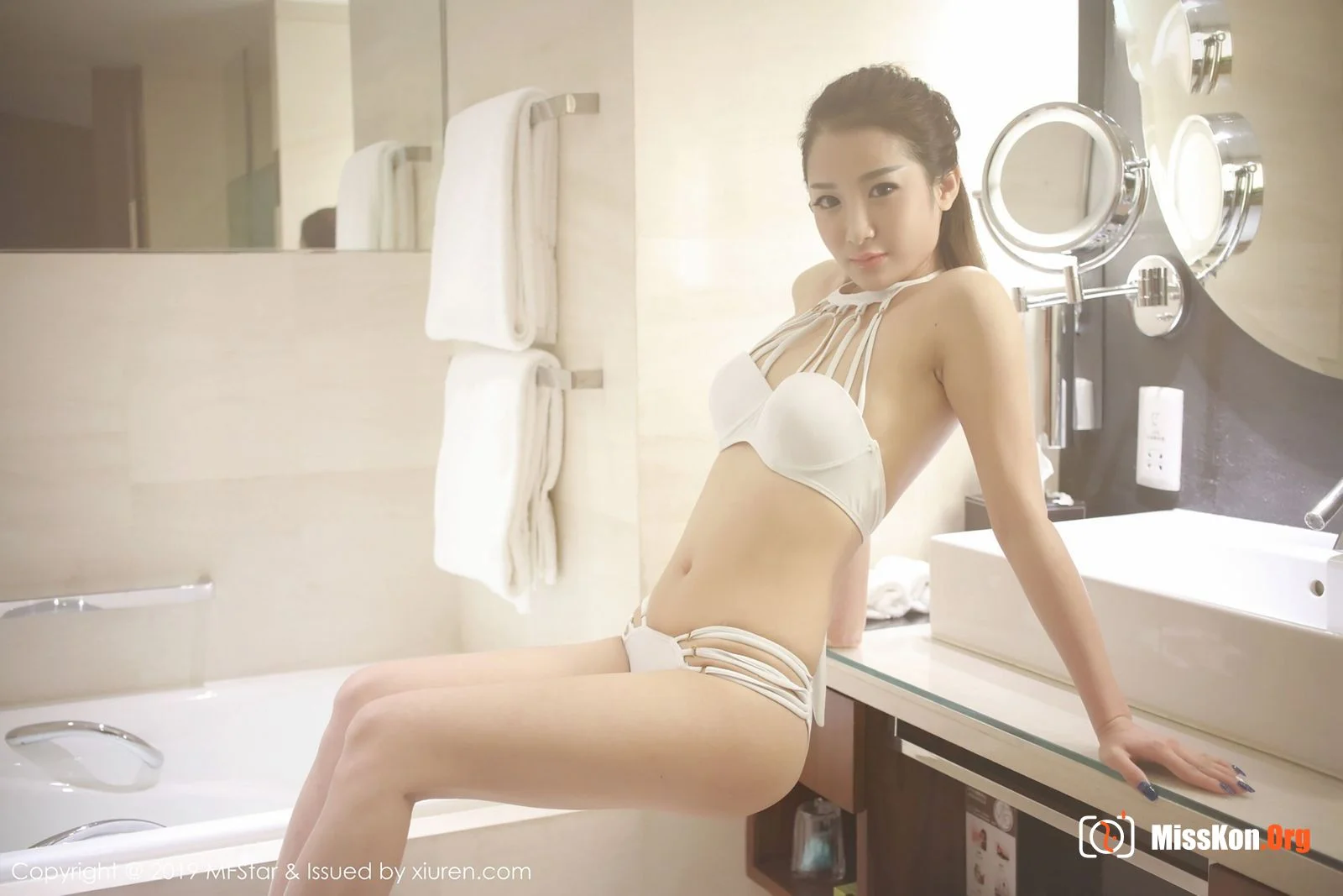 Liang Ying - Photo 6