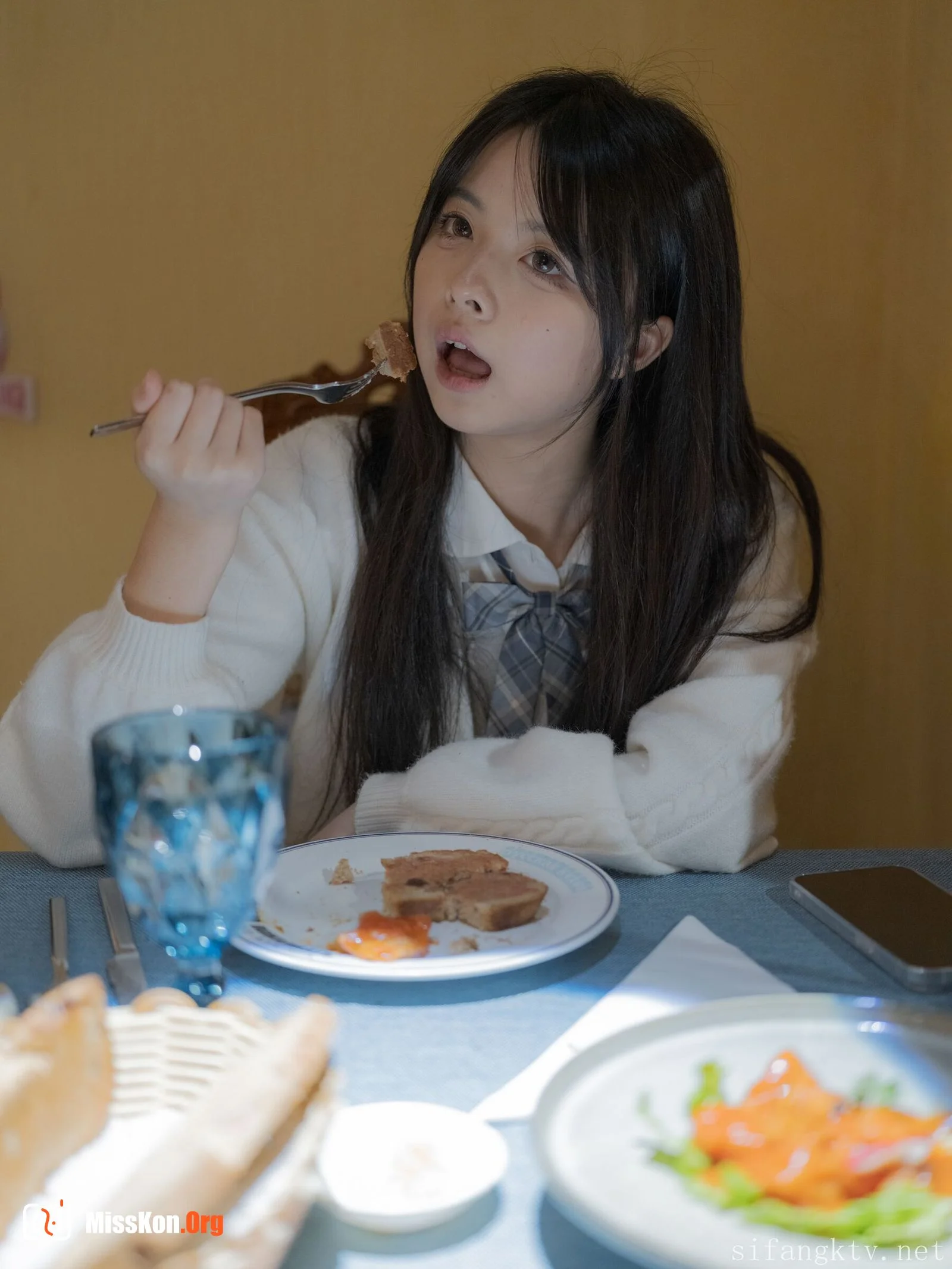 Lin Shuci: Maid bondage - Photo 3