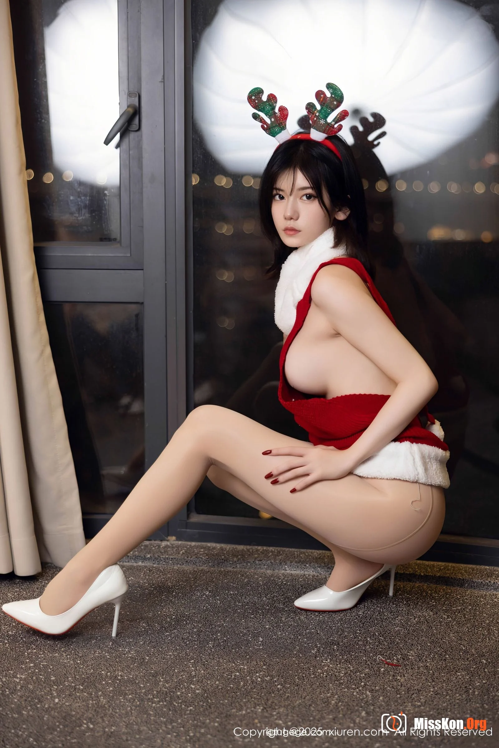 Ling Qiqi - Photo 18
