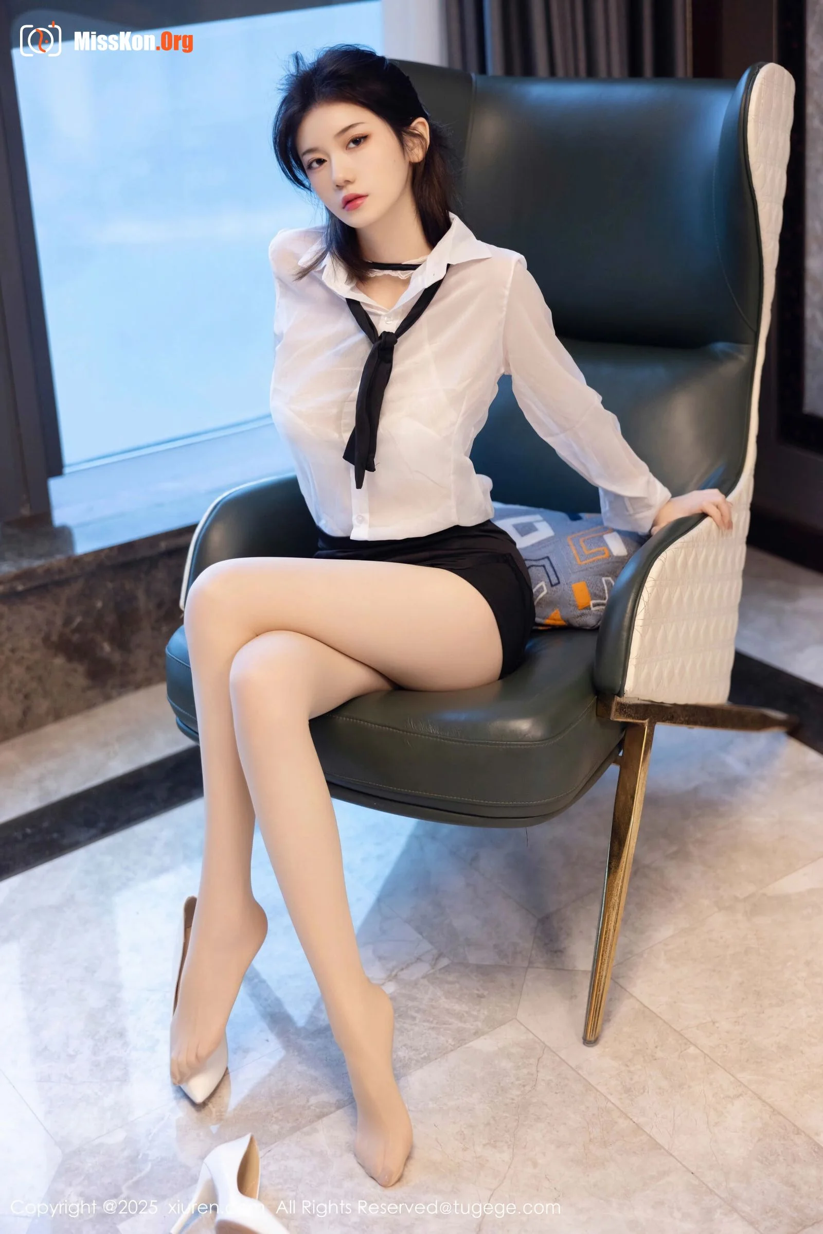 Ling Qiqi - Photo 14