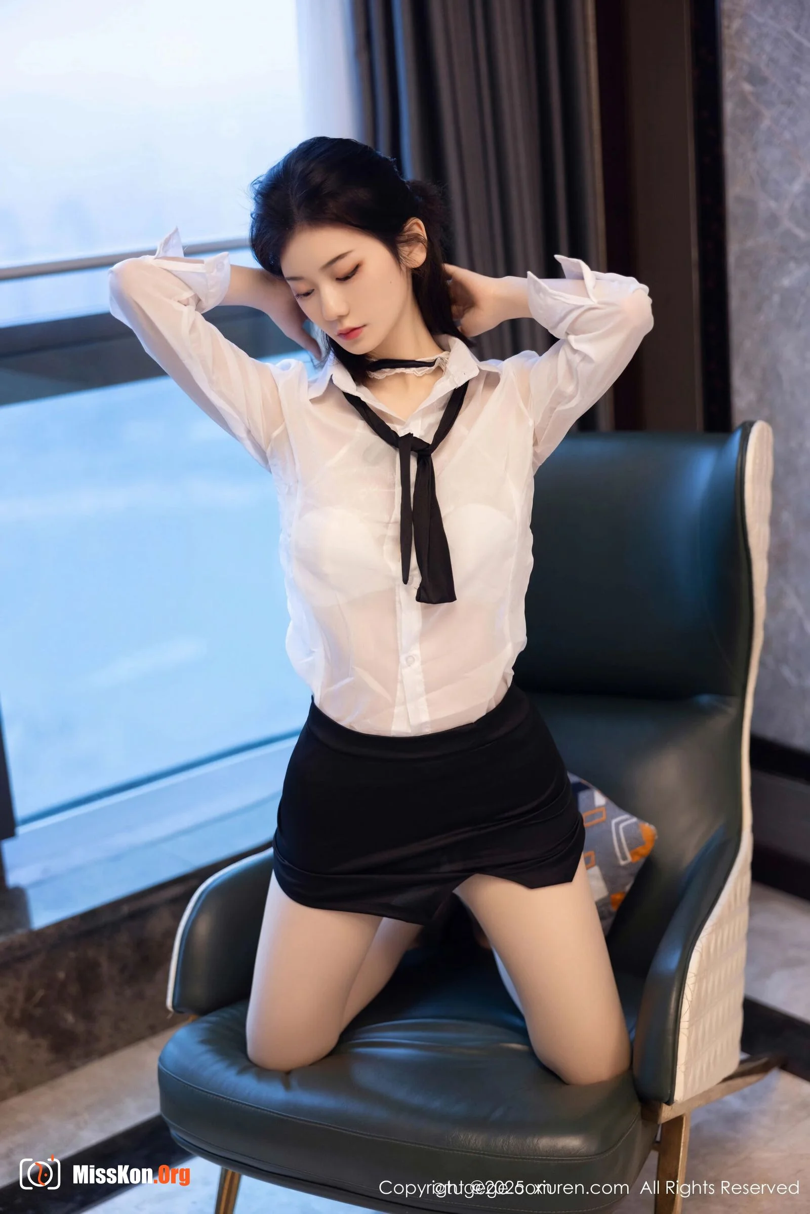 Ling Qiqi - Photo 16
