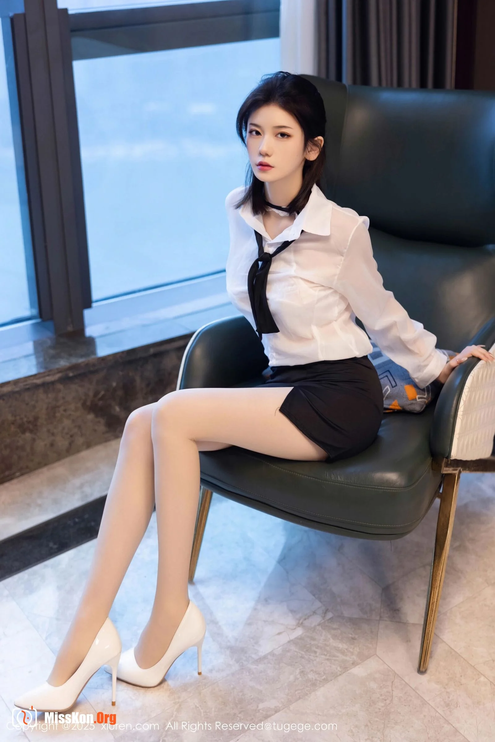 Ling Qiqi - Photo 2