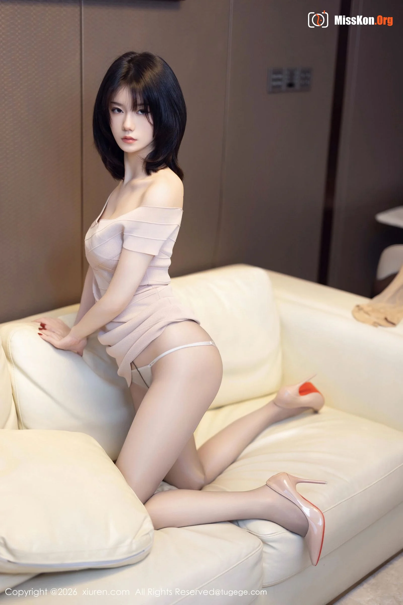 Ling Qiqi - Photo 13