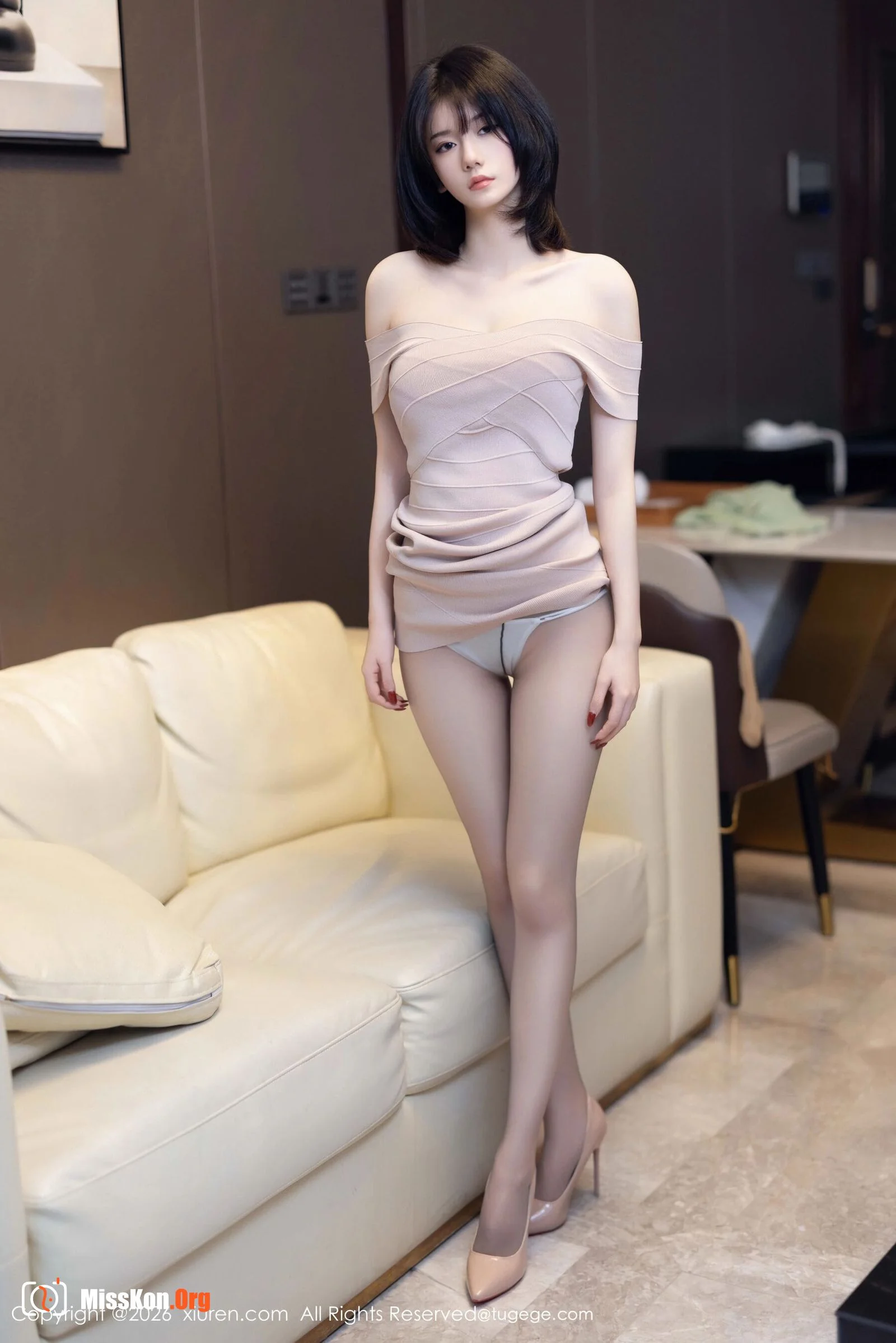 Ling Qiqi - Photo 15